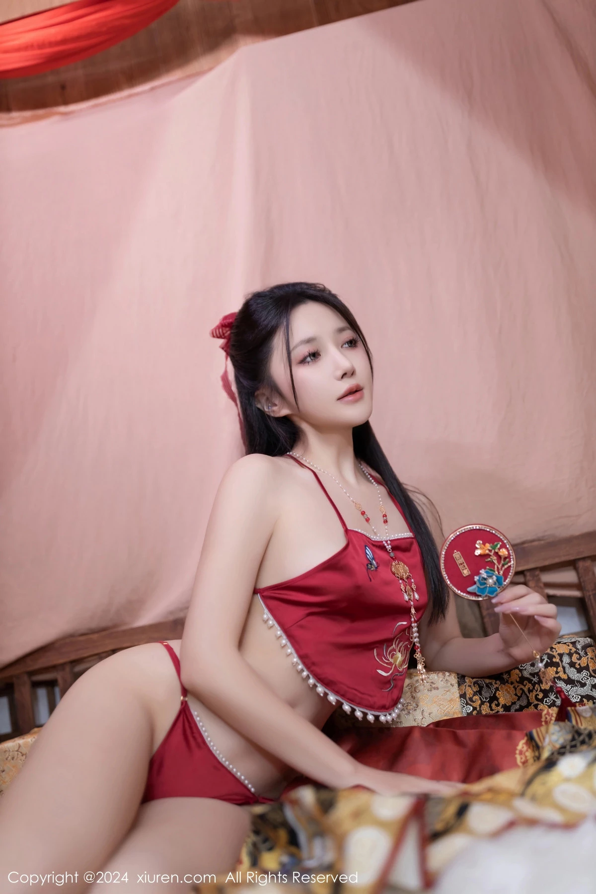 鱼子酱Fish贺新春主题红色服饰露红布兜秀曼妙身姿绝美写真 第 33 张