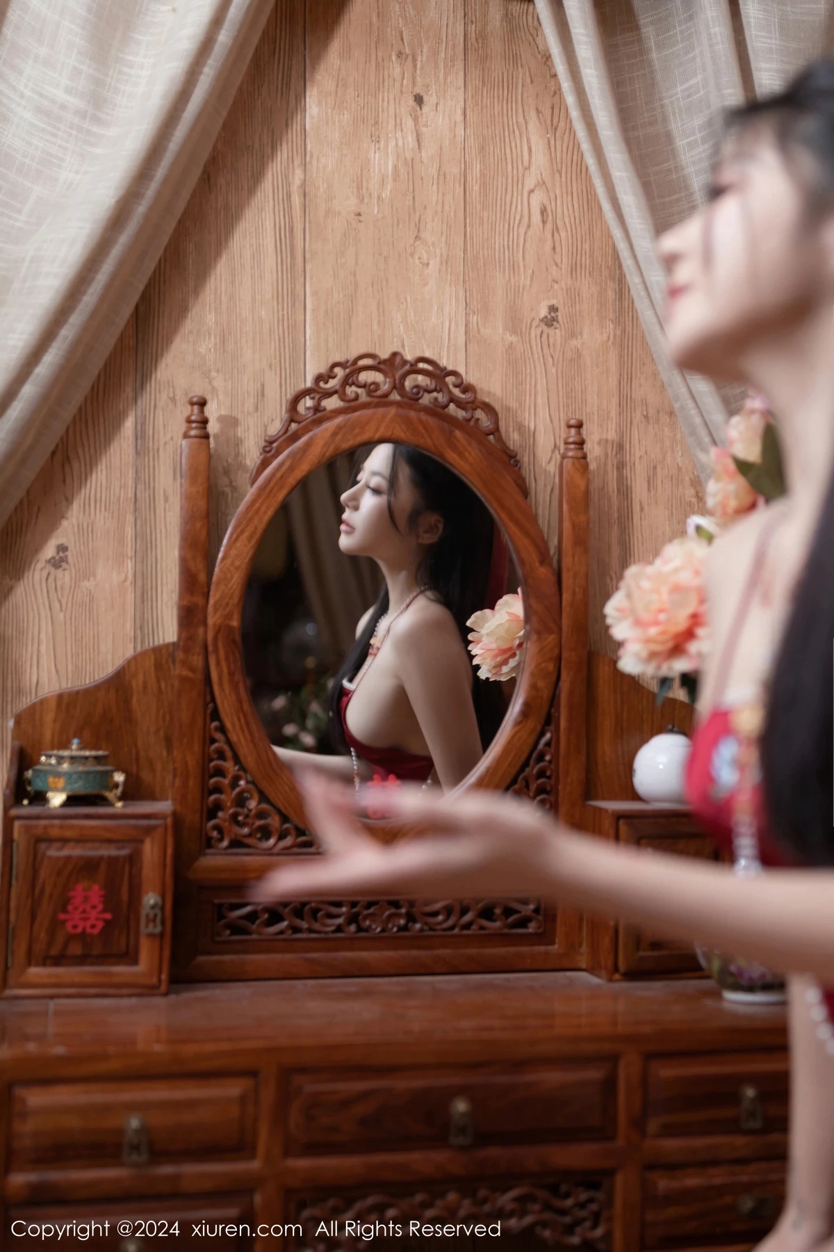鱼子酱Fish贺新春主题红色服饰露红布兜秀曼妙身姿绝美写真 第 43 张