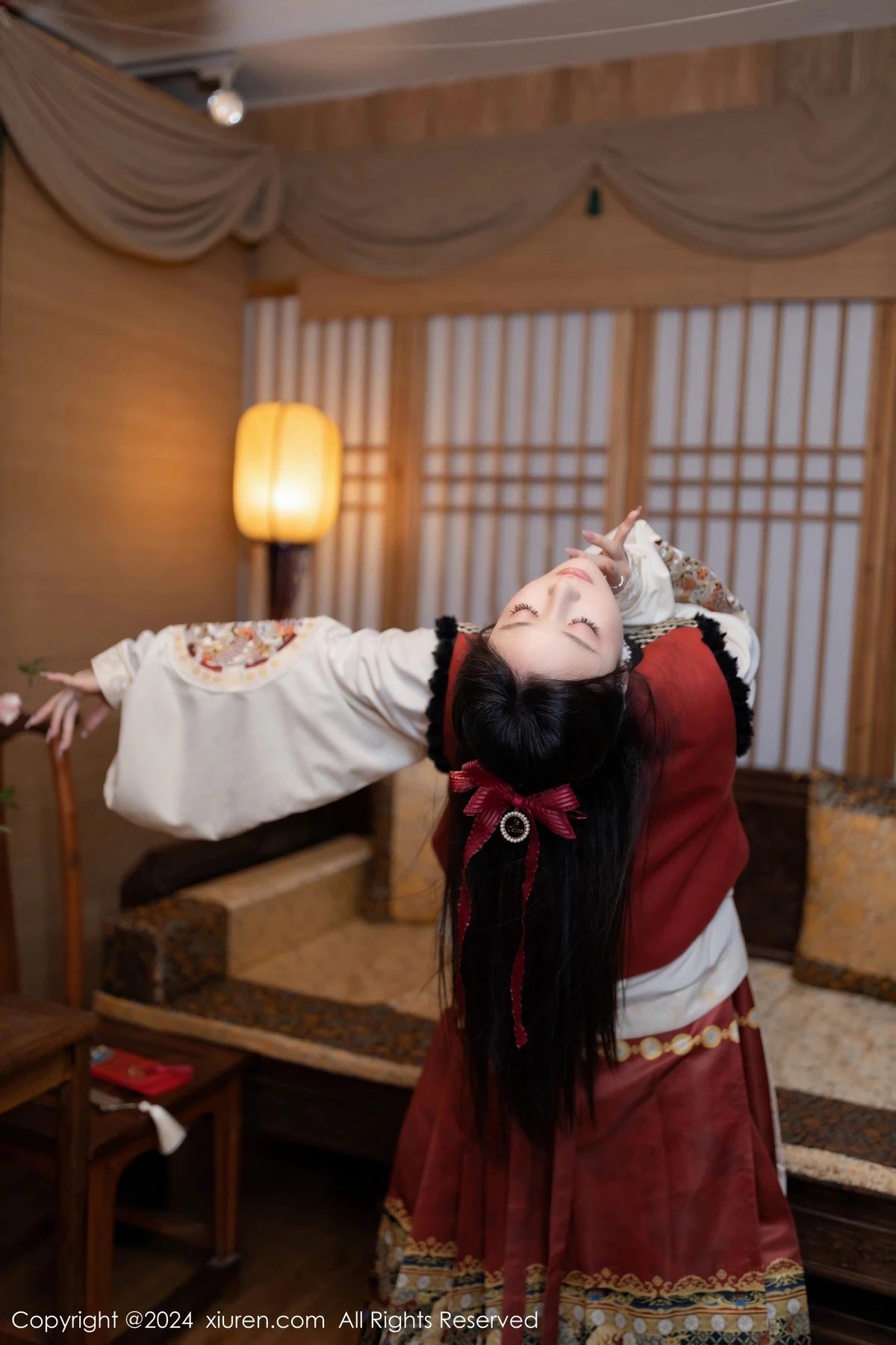 鱼子酱Fish贺新春主题红色服饰露红布兜秀曼妙身姿绝美写真 第 7 张