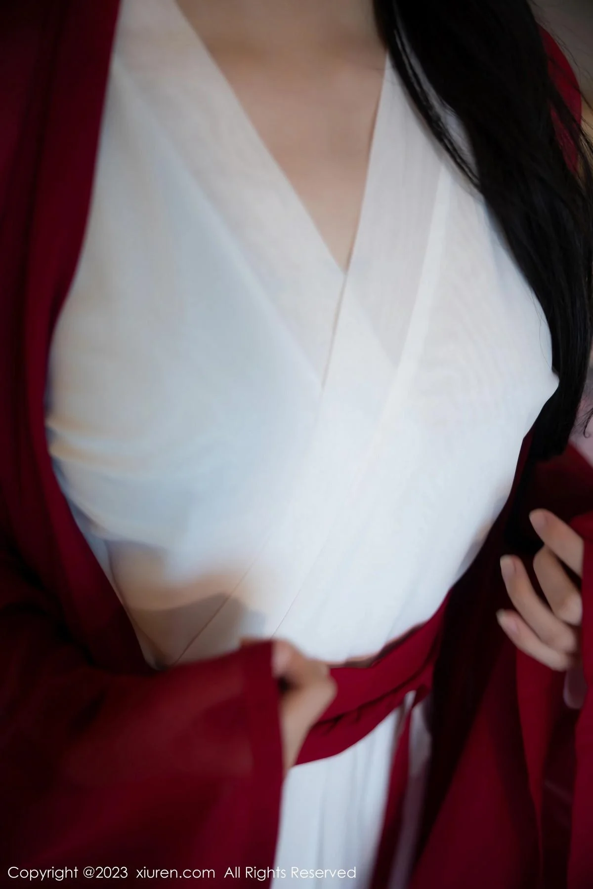 幼幼私房古风场景性感红色古装服半脱秀完美身材绝美写真 第 1 张