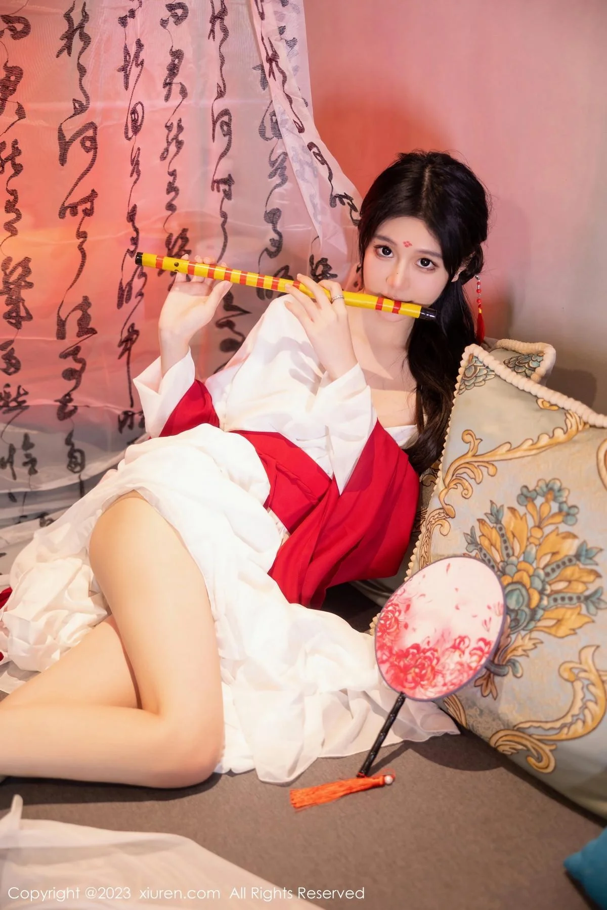 幼幼私房古风场景性感红色古装服半脱秀完美身材绝美写真 第 15 张