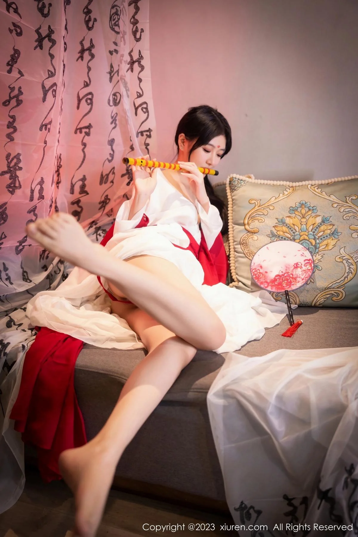 幼幼私房古风场景性感红色古装服半脱秀完美身材绝美写真 第 17 张