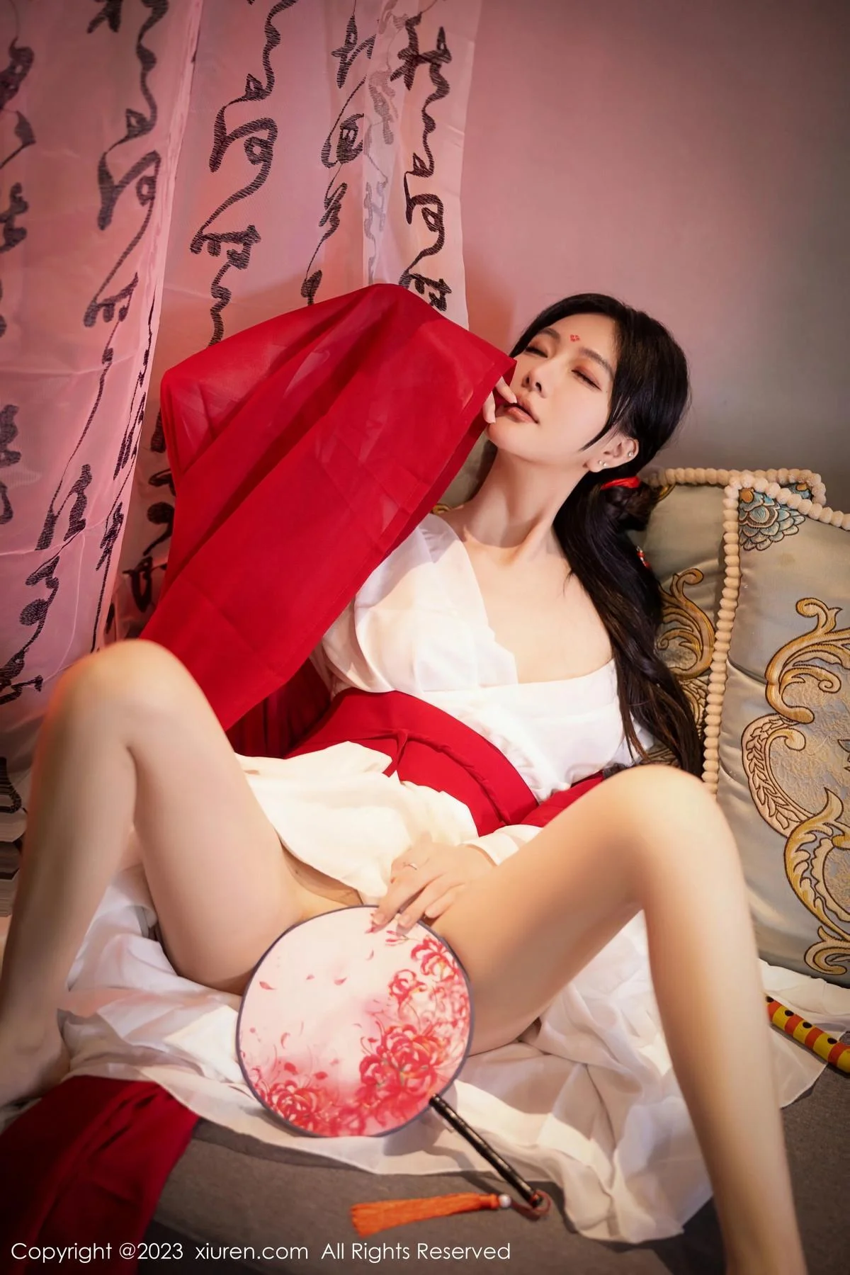 幼幼私房古风场景性感红色古装服半脱秀完美身材绝美写真 第 19 张