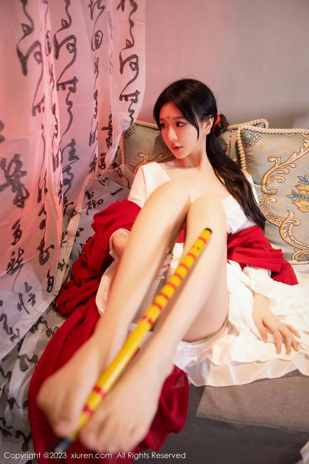 幼幼私房古风场景性感红色古装服半脱秀完美身材绝美写真 第 33 张