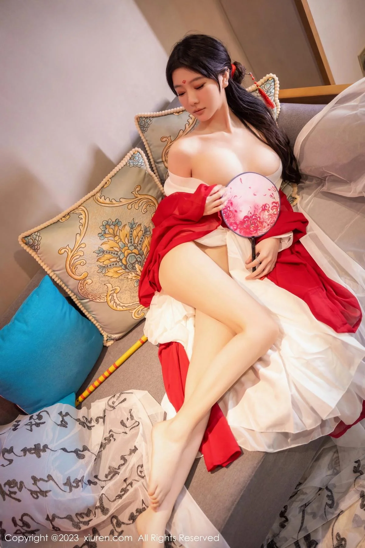 幼幼私房古风场景性感红色古装服半脱秀完美身材绝美写真 第 40 张
