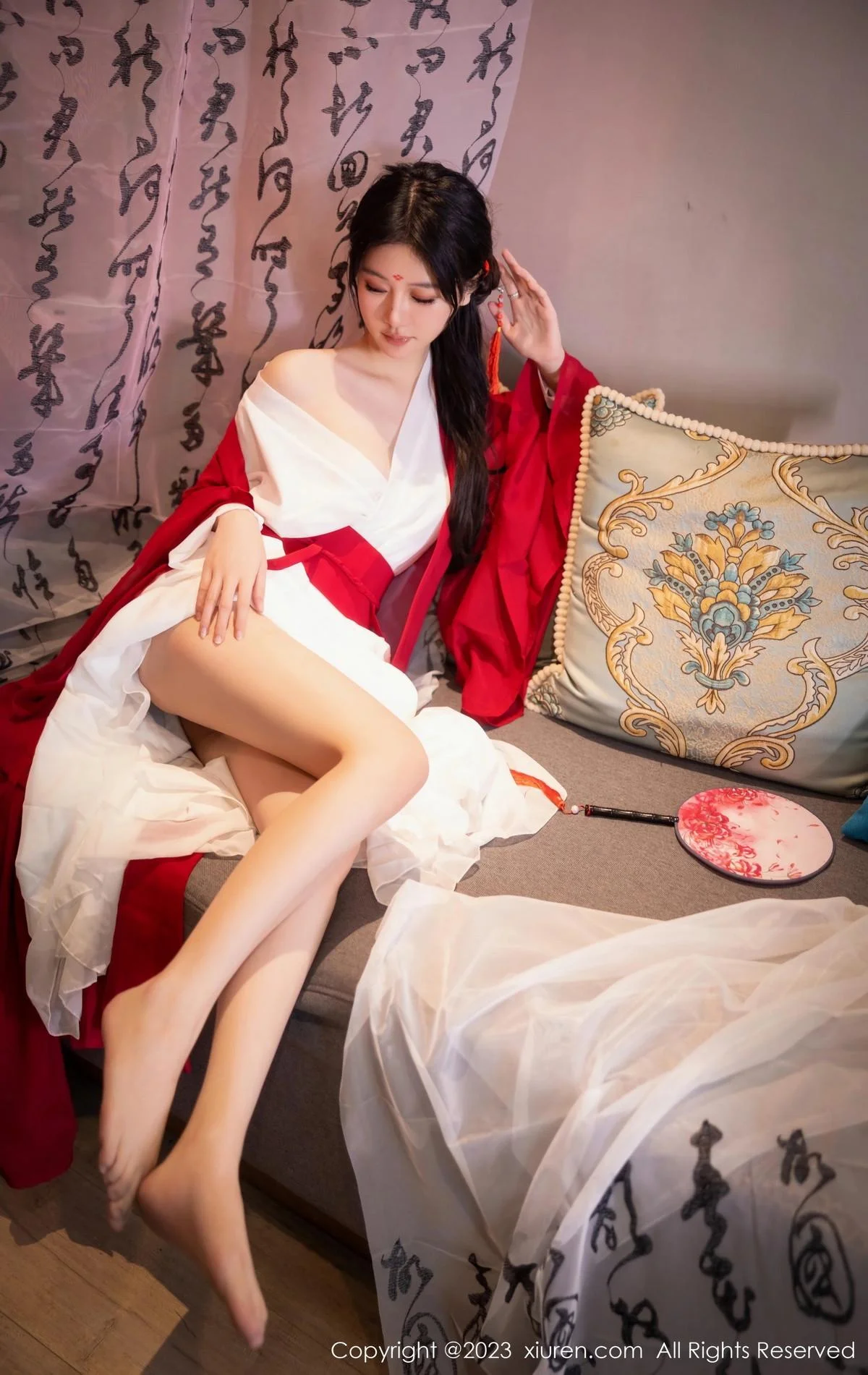 幼幼私房古风场景性感红色古装服半脱秀完美身材绝美写真 第 7 张