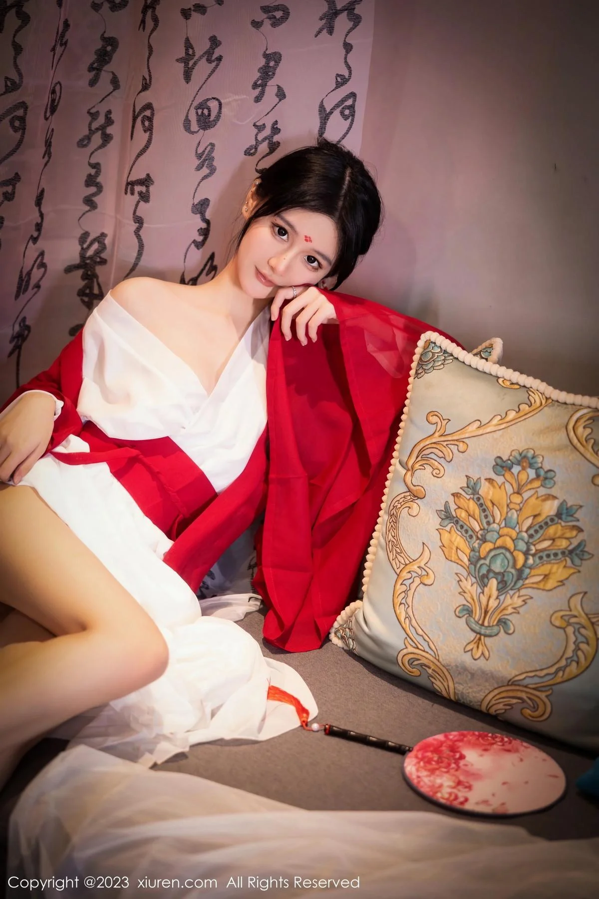 幼幼私房古风场景性感红色古装服半脱秀完美身材绝美写真 第 8 张