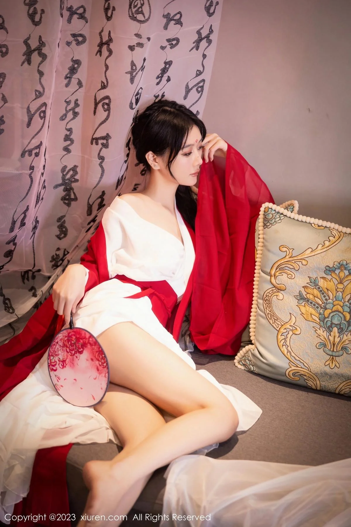 幼幼私房古风场景性感红色古装服半脱秀完美身材绝美写真 第 9 张