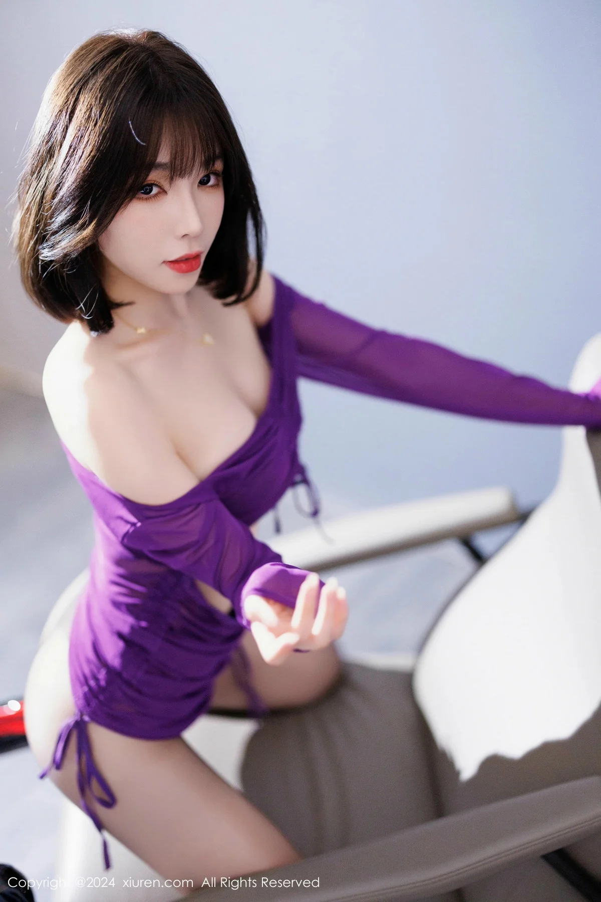 徐莉芝Booty紫色连衣短裙露黑色蕾丝情趣内衣撩人绝美写真 第 22 张