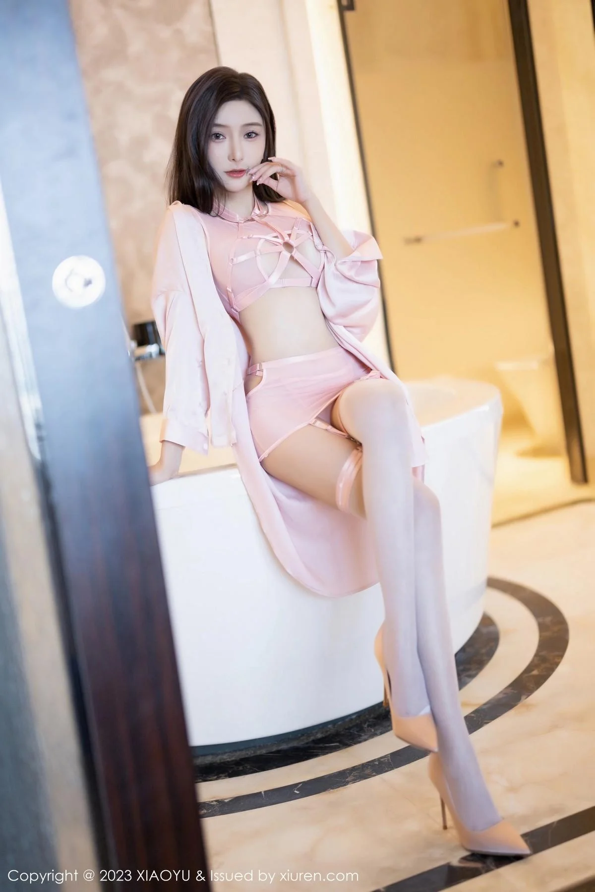 王馨瑶yanni性感粉色情趣服配粉色吊袜秀曼妙身姿绝美写真 第 20 张
