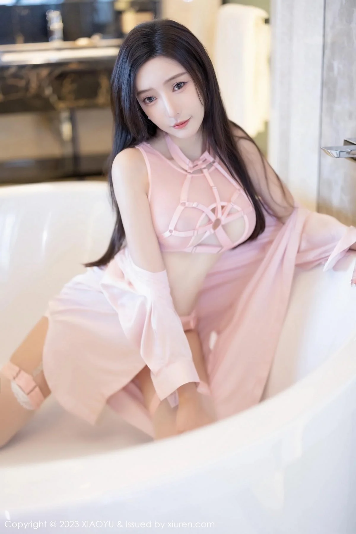 王馨瑶yanni性感粉色情趣服配粉色吊袜秀曼妙身姿绝美写真 第 71 张