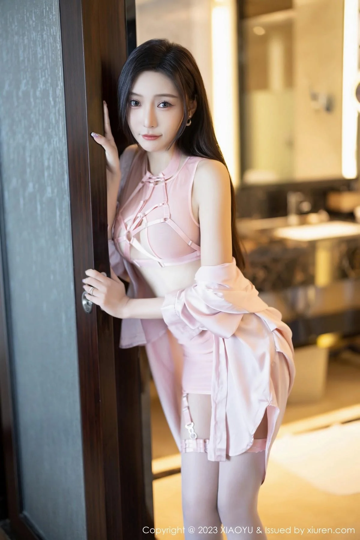 王馨瑶yanni性感粉色情趣服配粉色吊袜秀曼妙身姿绝美写真 第 9 张