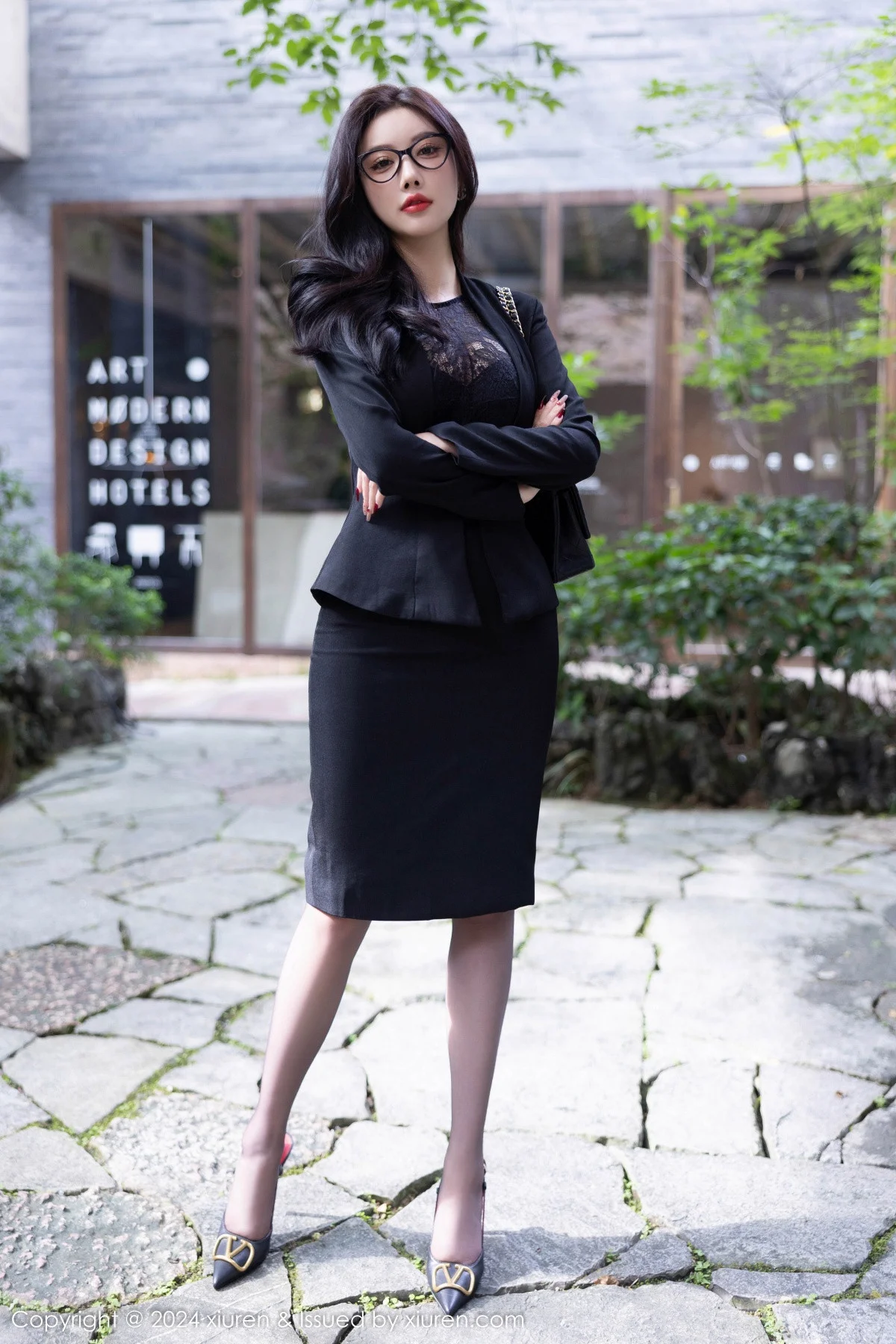 杨晨晨Yome性感黑色OL露蕾丝内衣配超薄黑丝极致魅惑写真 第 22 张