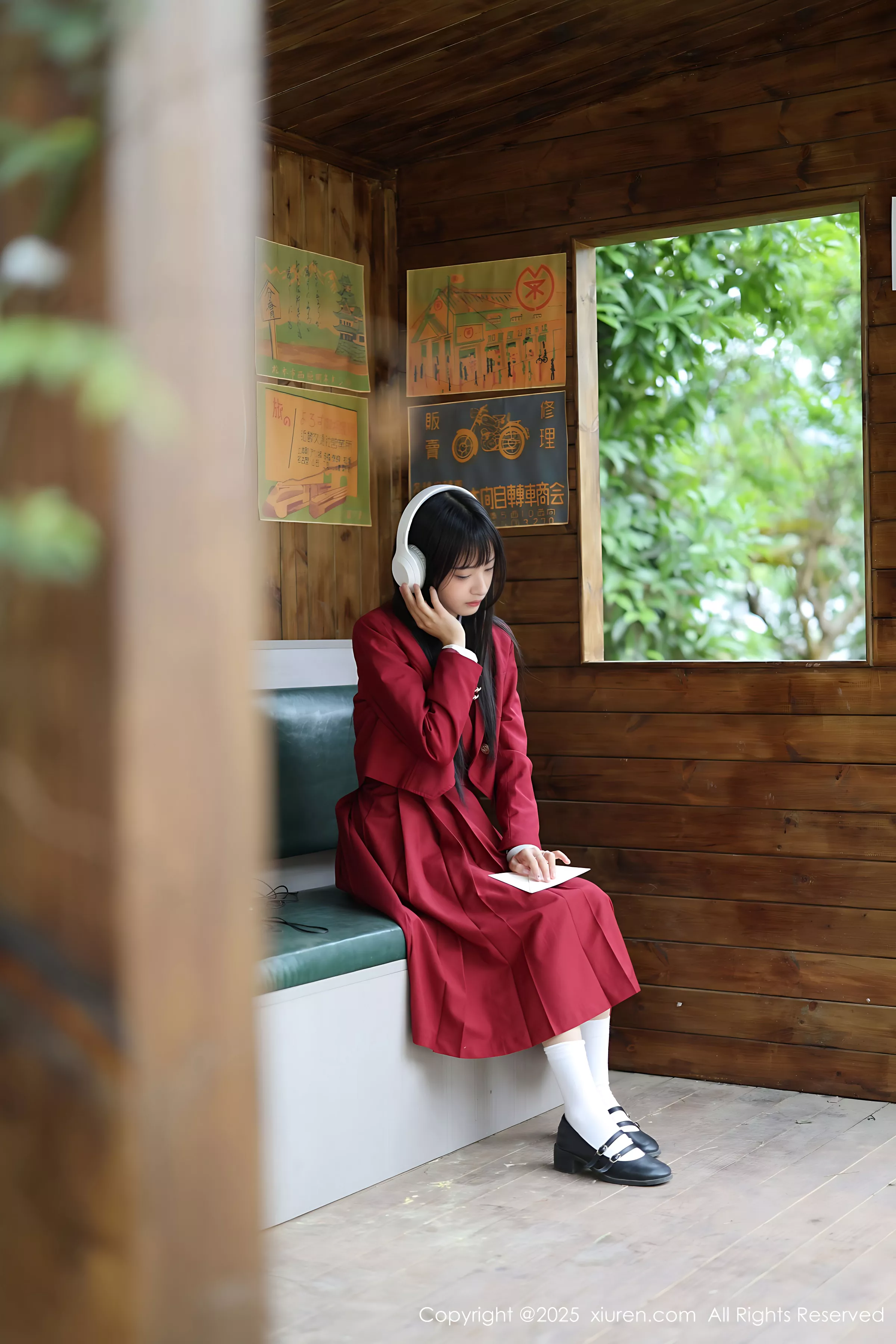 茂木希子性感红色裙子配肉色丝袜秀完美曲线绝美写真 第 2 张