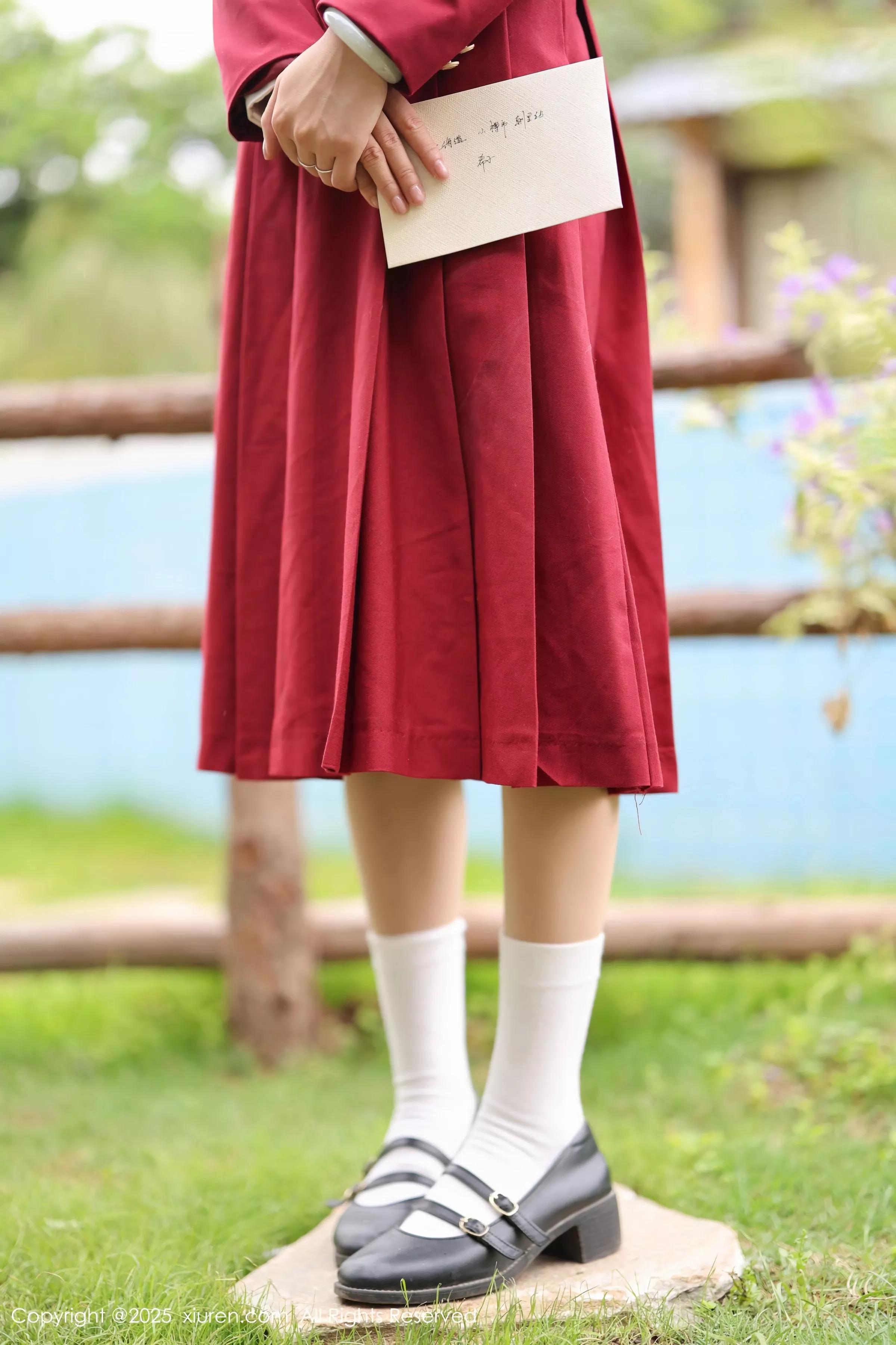 茂木希子性感红色裙子配肉色丝袜秀完美曲线绝美写真 第 27 张