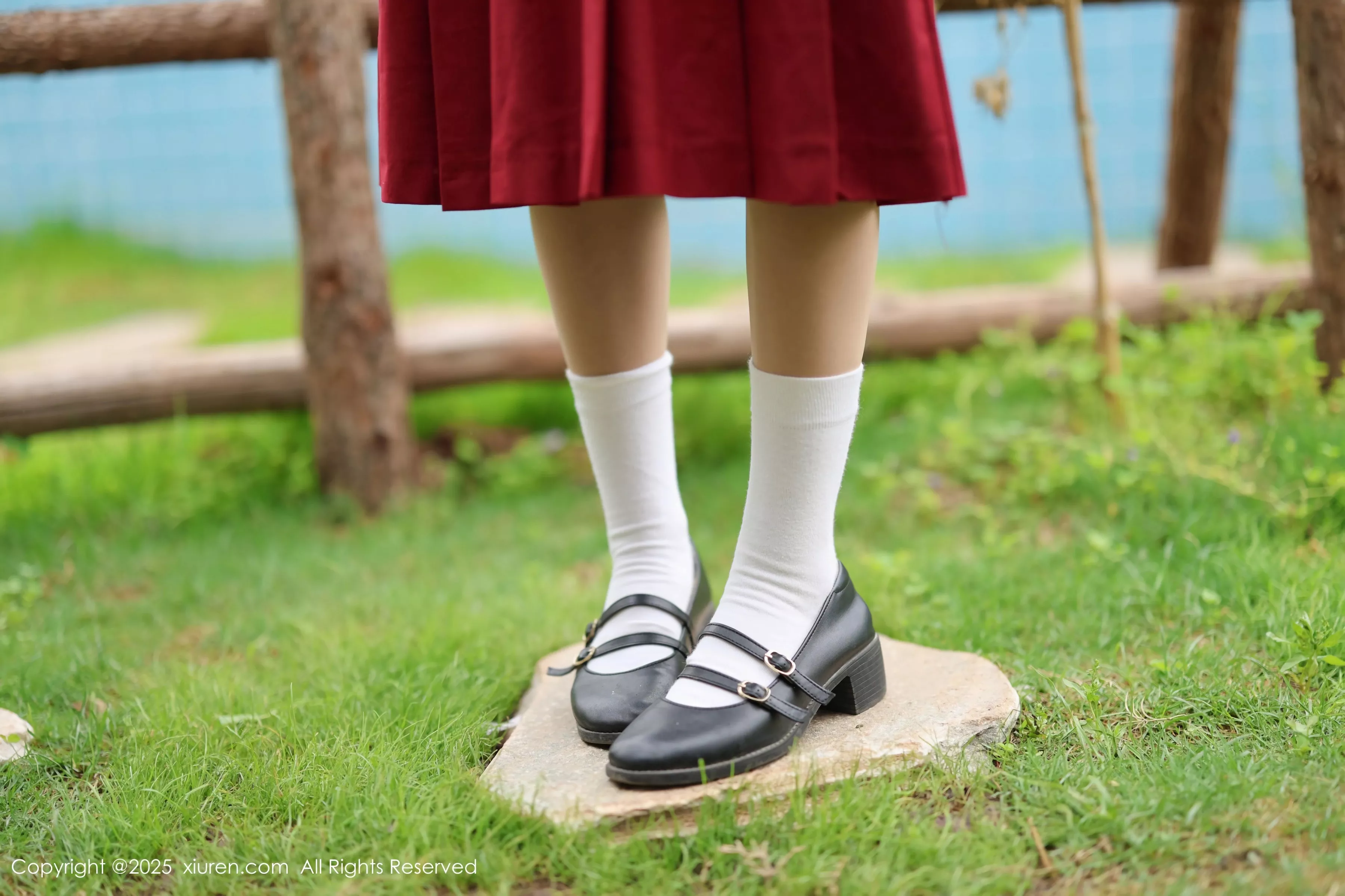 茂木希子性感红色裙子配肉色丝袜秀完美曲线绝美写真 第 29 张
