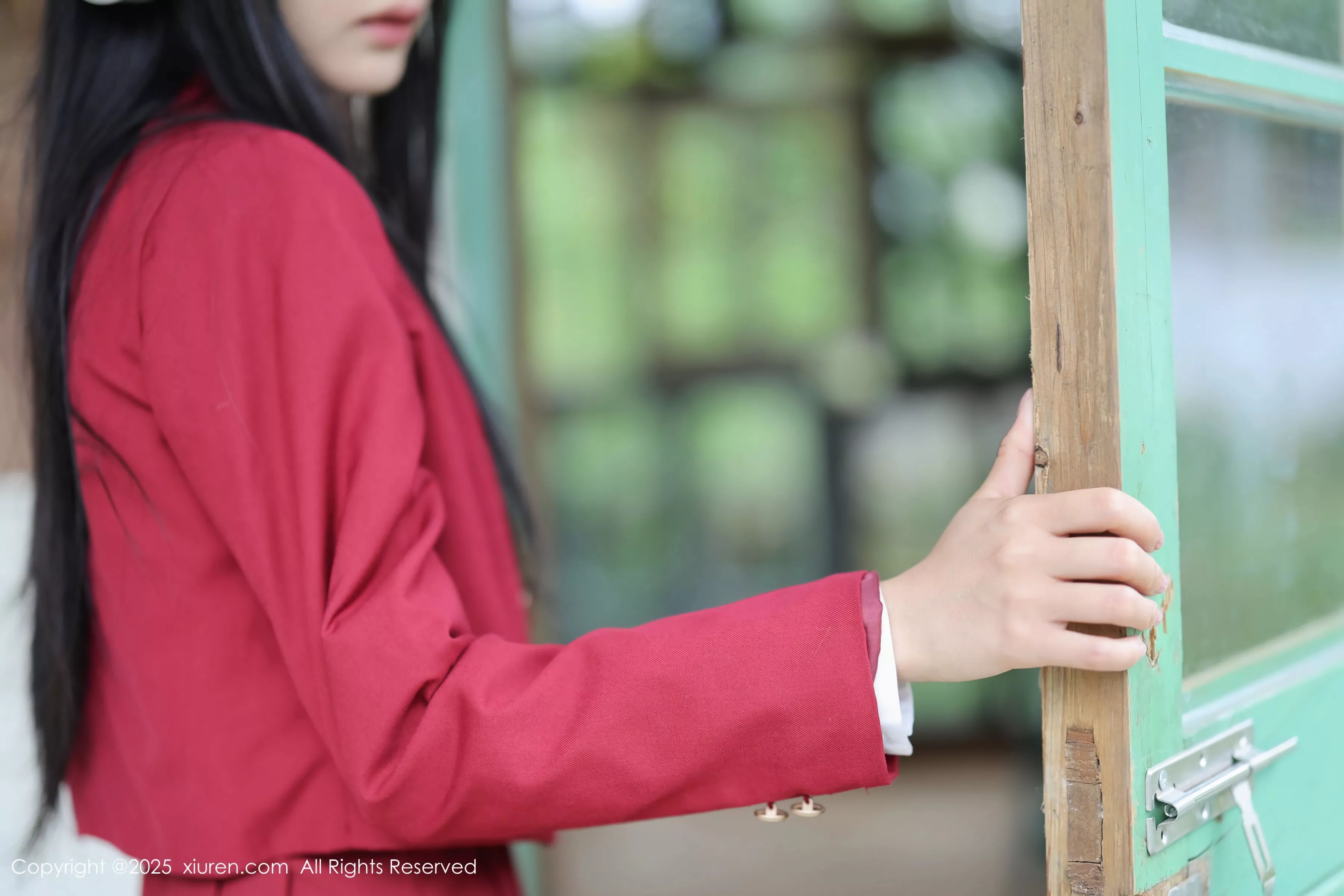 茂木希子性感红色裙子配肉色丝袜秀完美曲线绝美写真 第 35 张