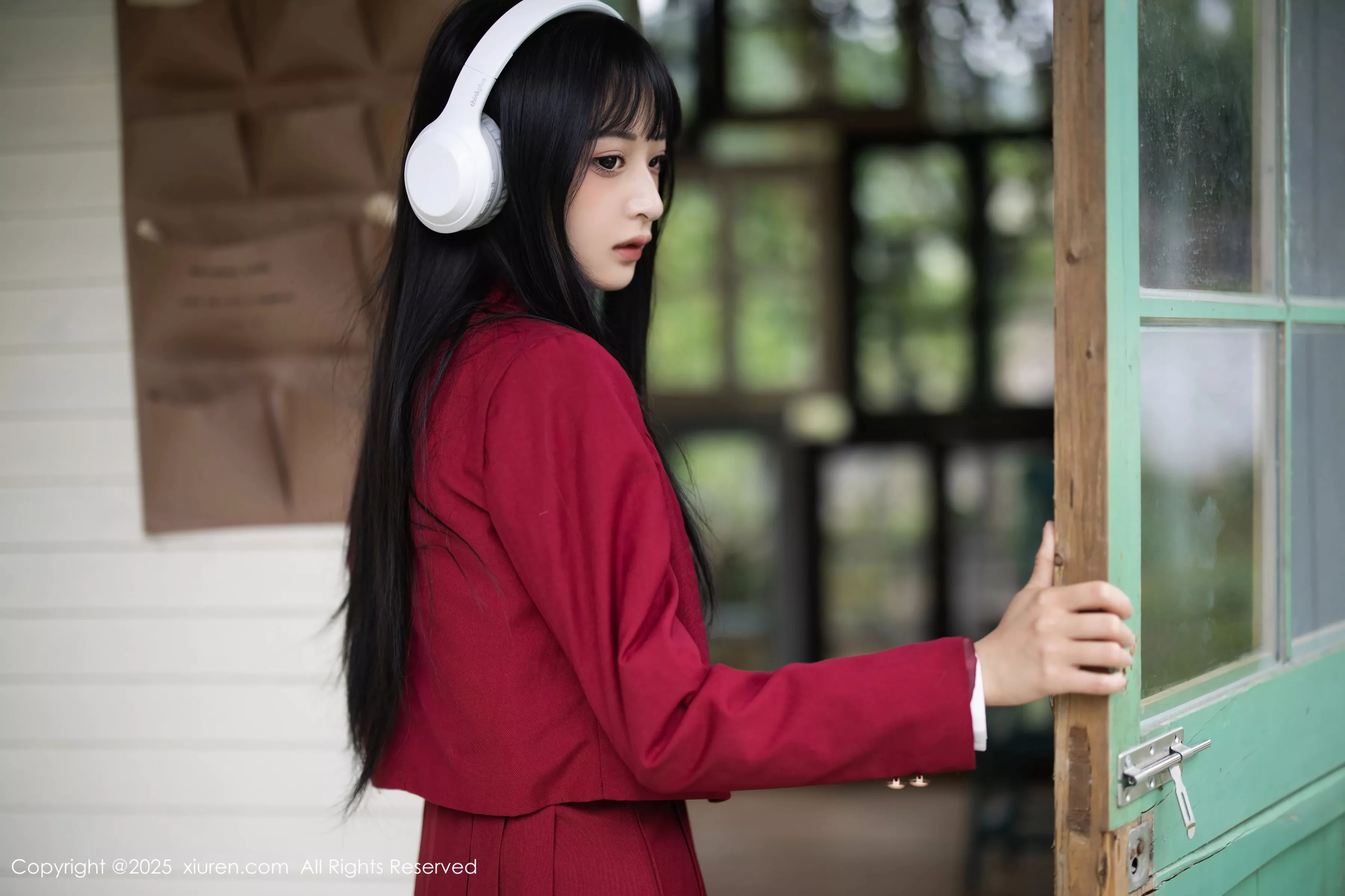 茂木希子性感红色裙子配肉色丝袜秀完美曲线绝美写真 第 37 张