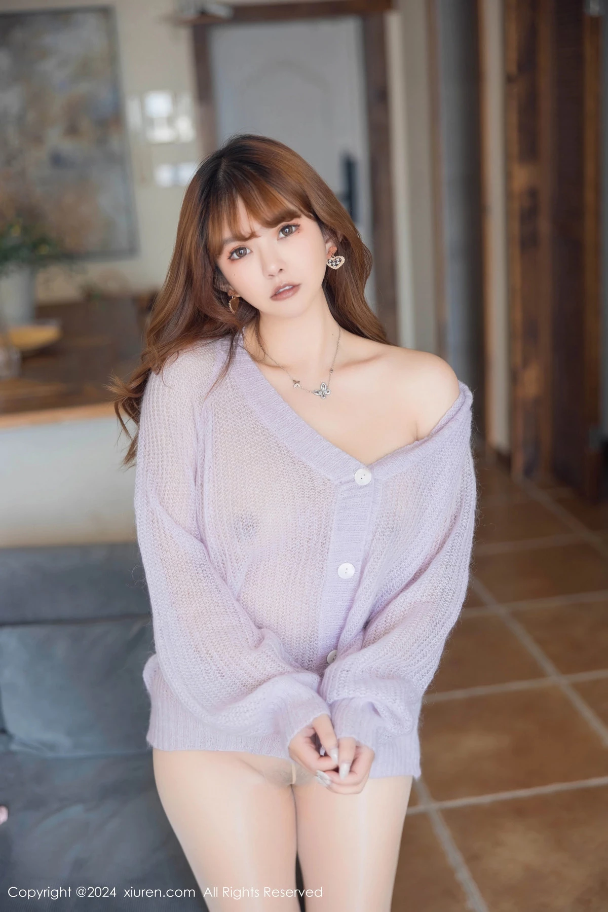 张思允Nice性感灰色轻透上衣配无内肉丝秀惹火身材绝美写真 第 32 张