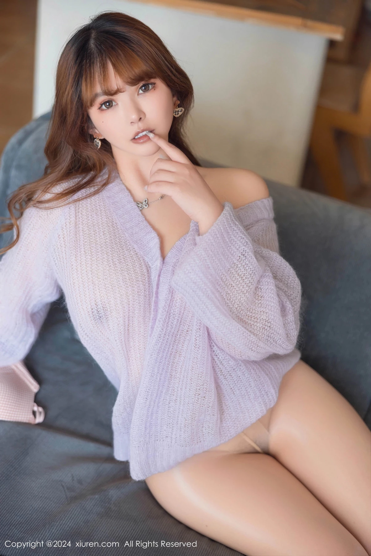 张思允Nice性感灰色轻透上衣配无内肉丝秀惹火身材绝美写真 第 48 张