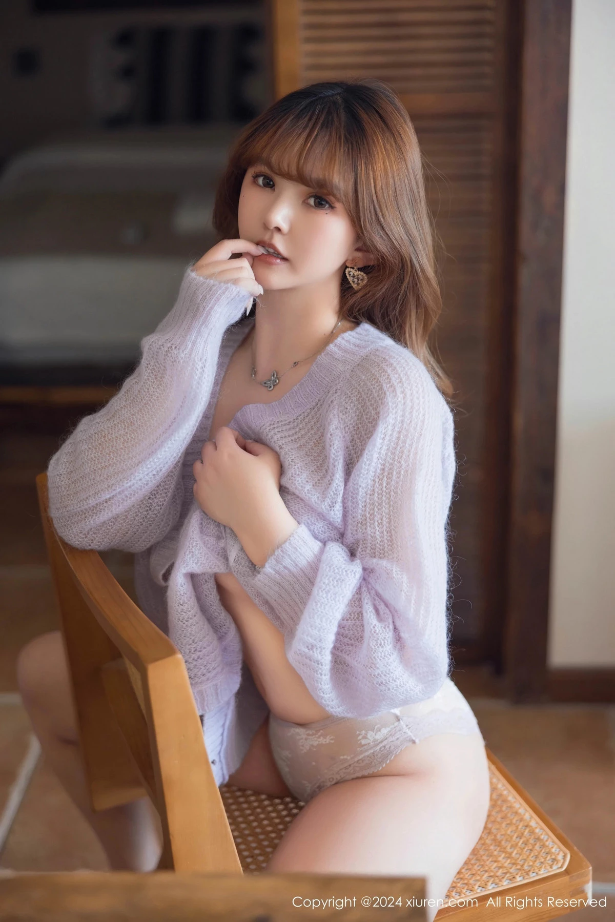 张思允Nice性感灰色轻透上衣配无内肉丝秀惹火身材绝美写真 第 61 张