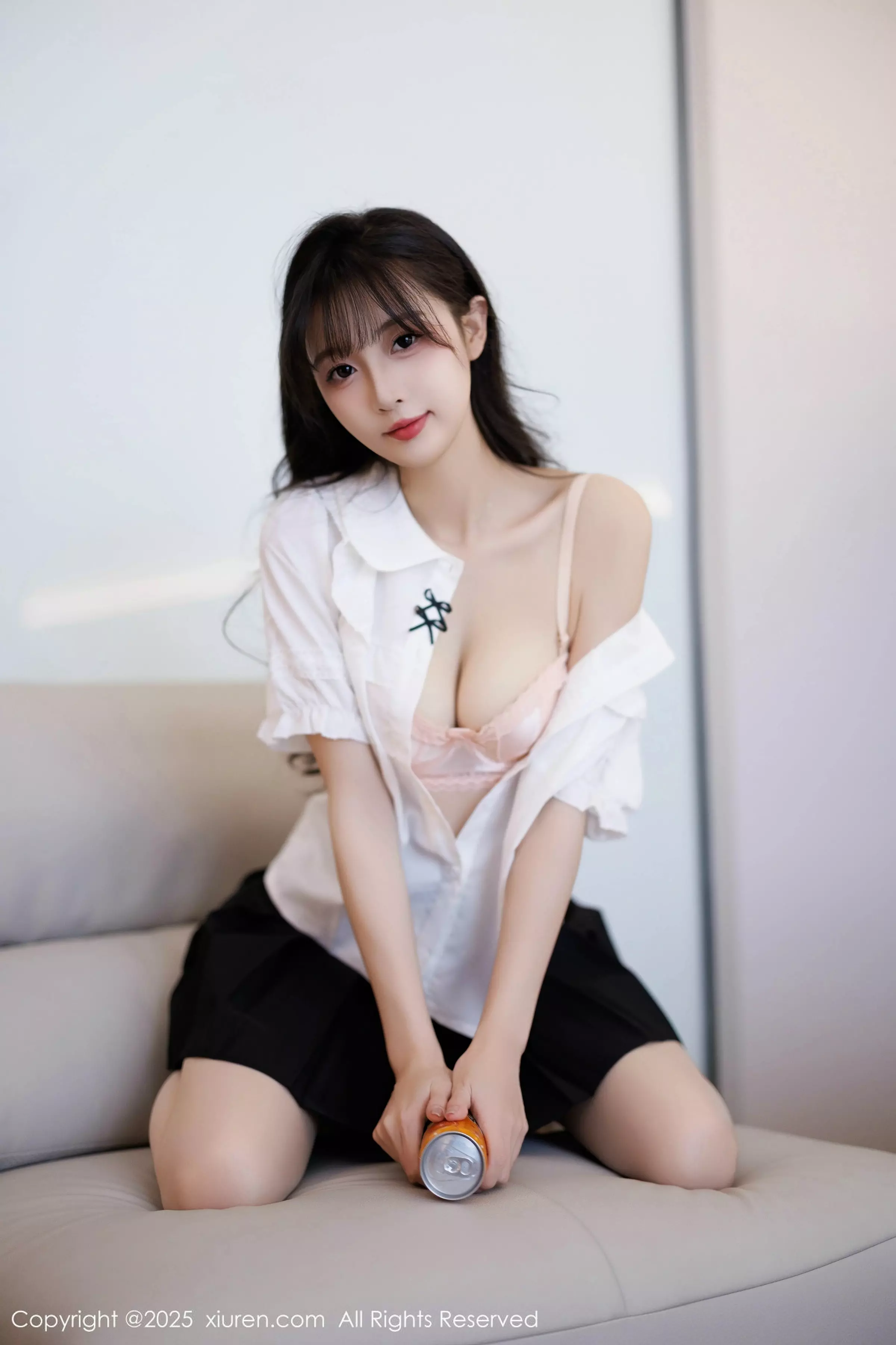 樱桃小阑子性感白色上衣配黑短裙秀曼妙身姿迷人绝美写真 第 32 张