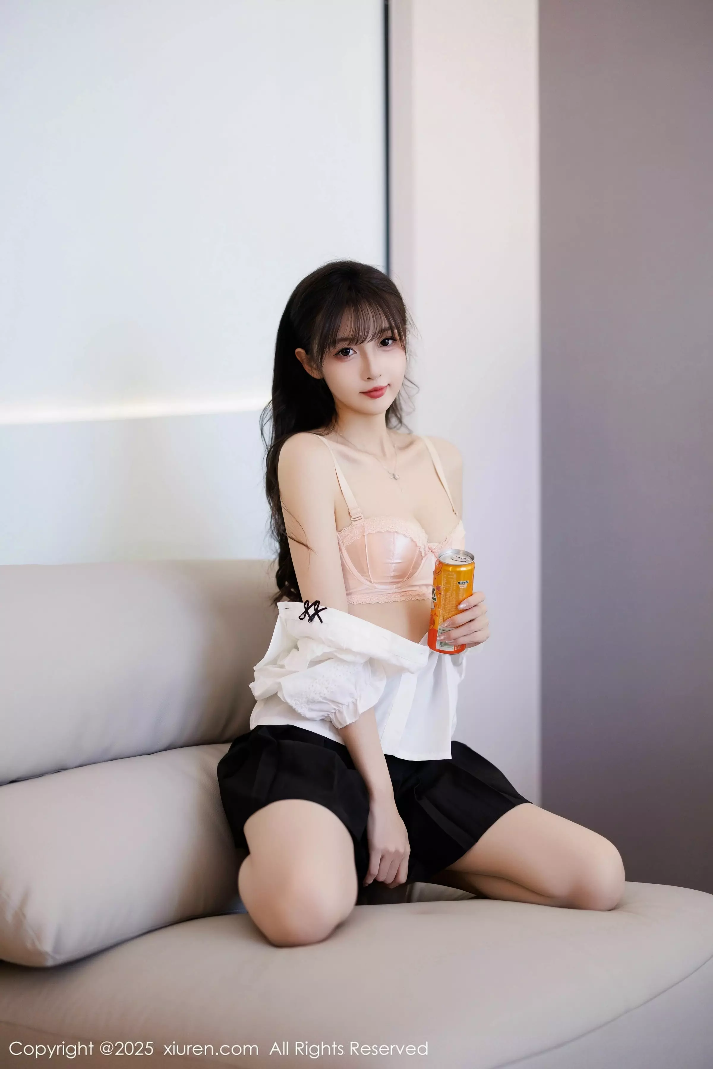 樱桃小阑子性感白色上衣配黑短裙秀曼妙身姿迷人绝美写真 第 39 张