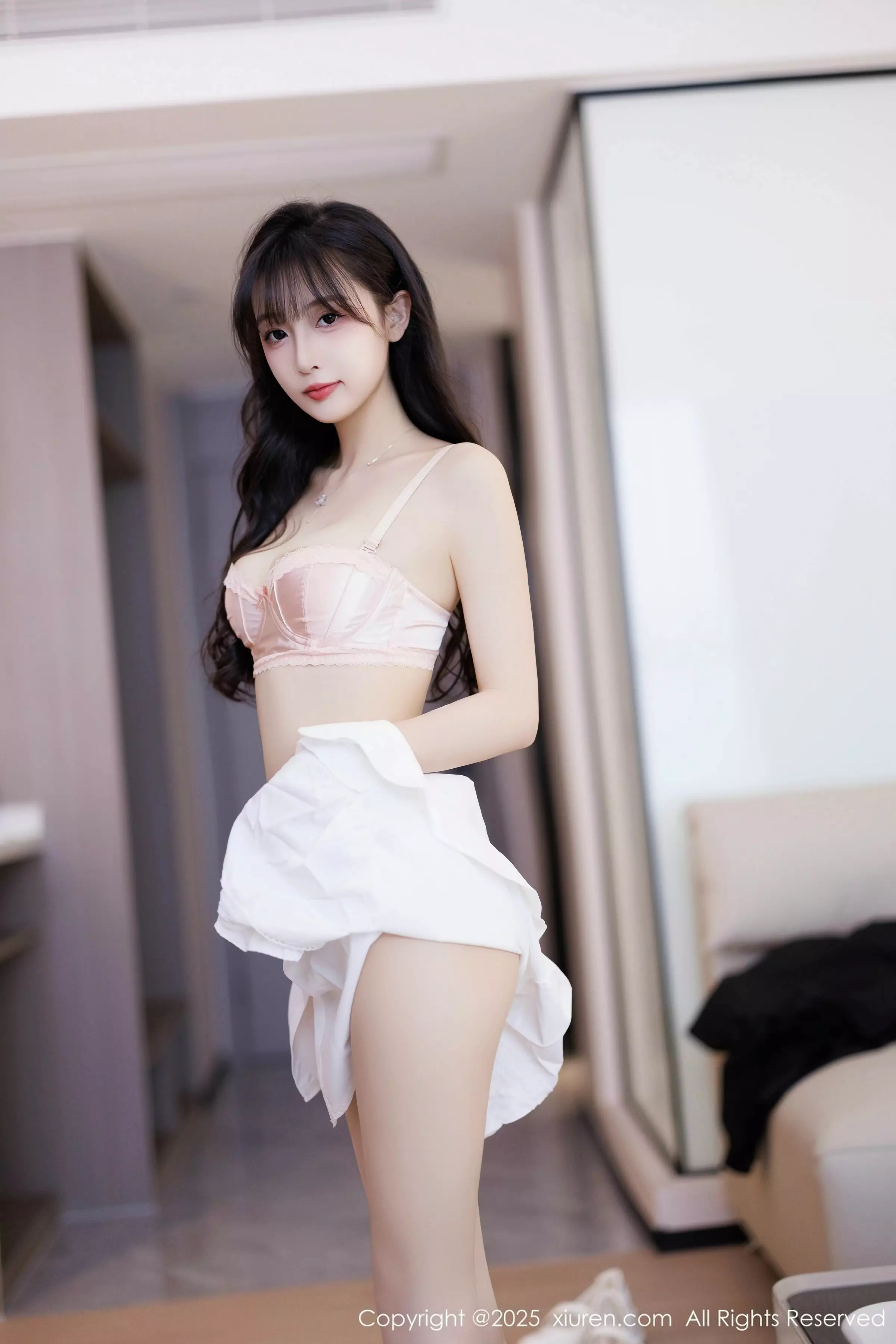 樱桃小阑子性感白色上衣配黑短裙秀曼妙身姿迷人绝美写真 第 53 张