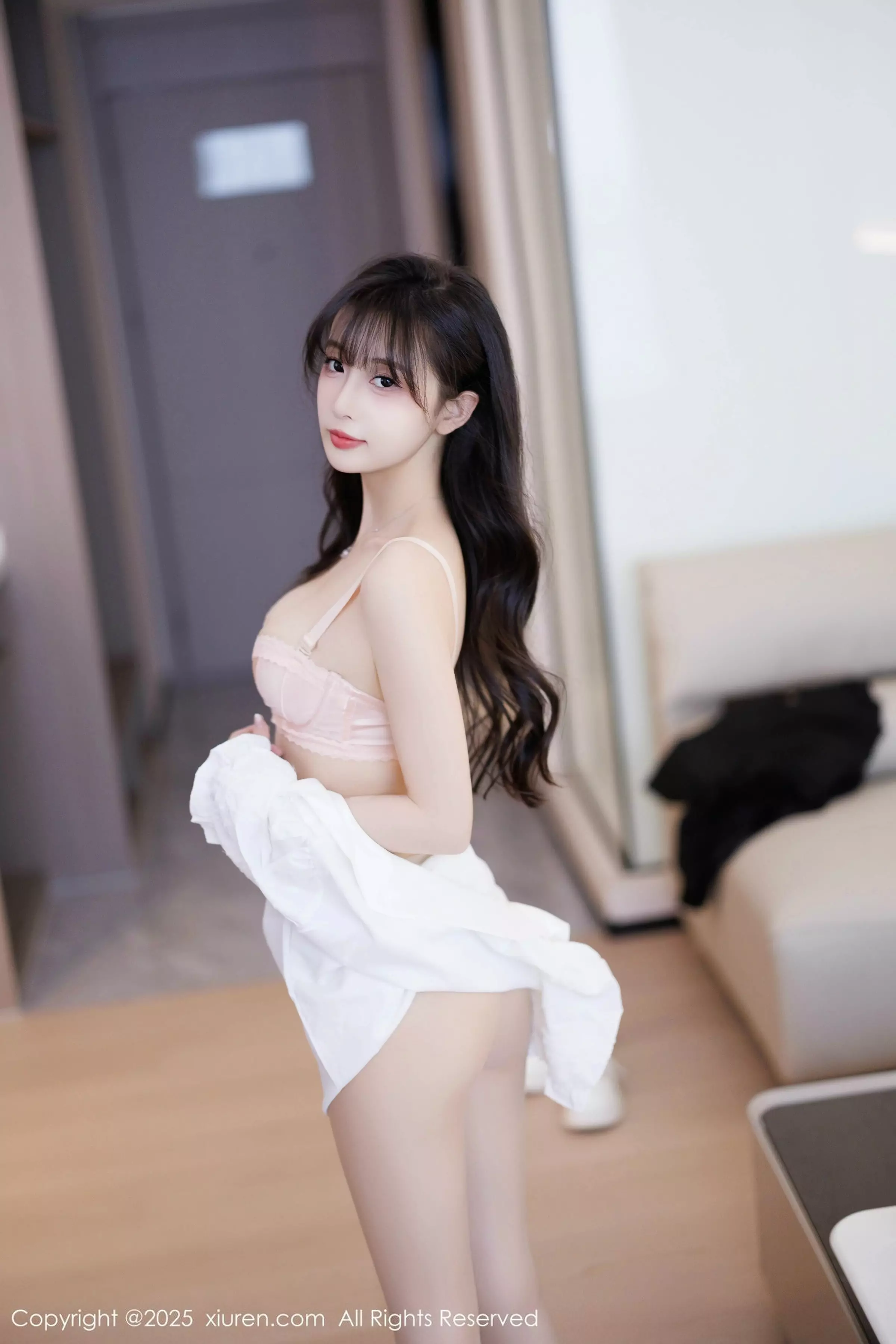 樱桃小阑子性感白色上衣配黑短裙秀曼妙身姿迷人绝美写真 第 58 张