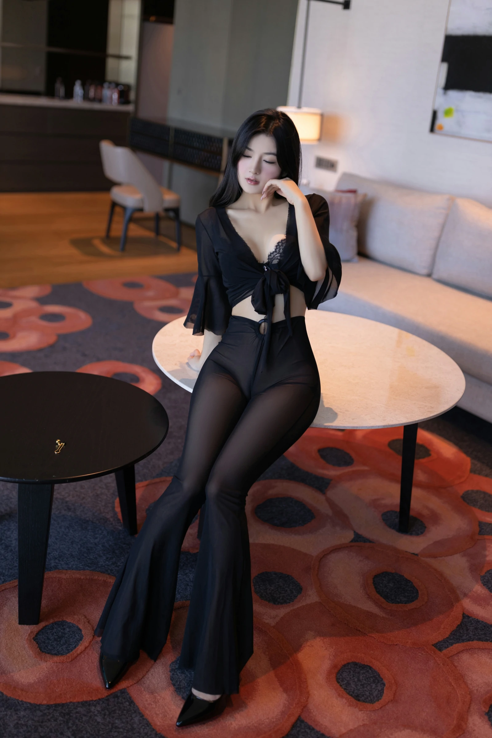 [秀人付费] 谭小灵 诱人私拍福利 黑色透视 第 13 张