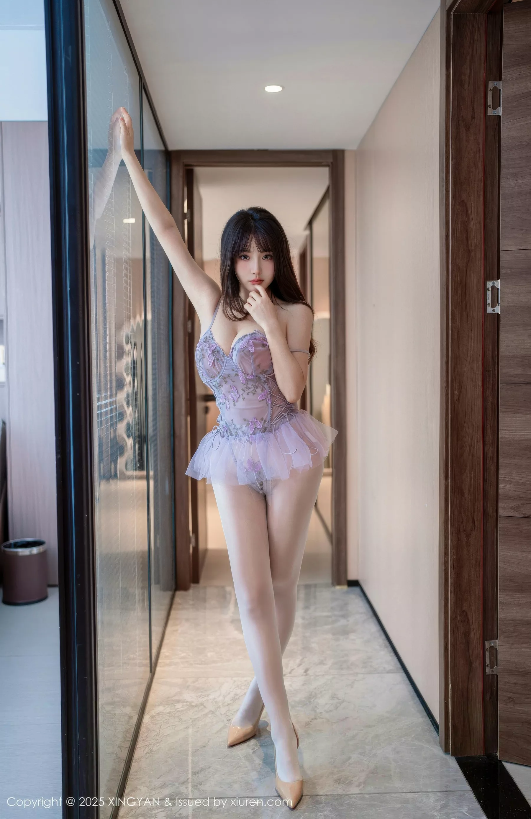 沈南汐RuRu性感紫色连衣短裙配白丝袜秀凹凸身材绝美写真 第 10 张