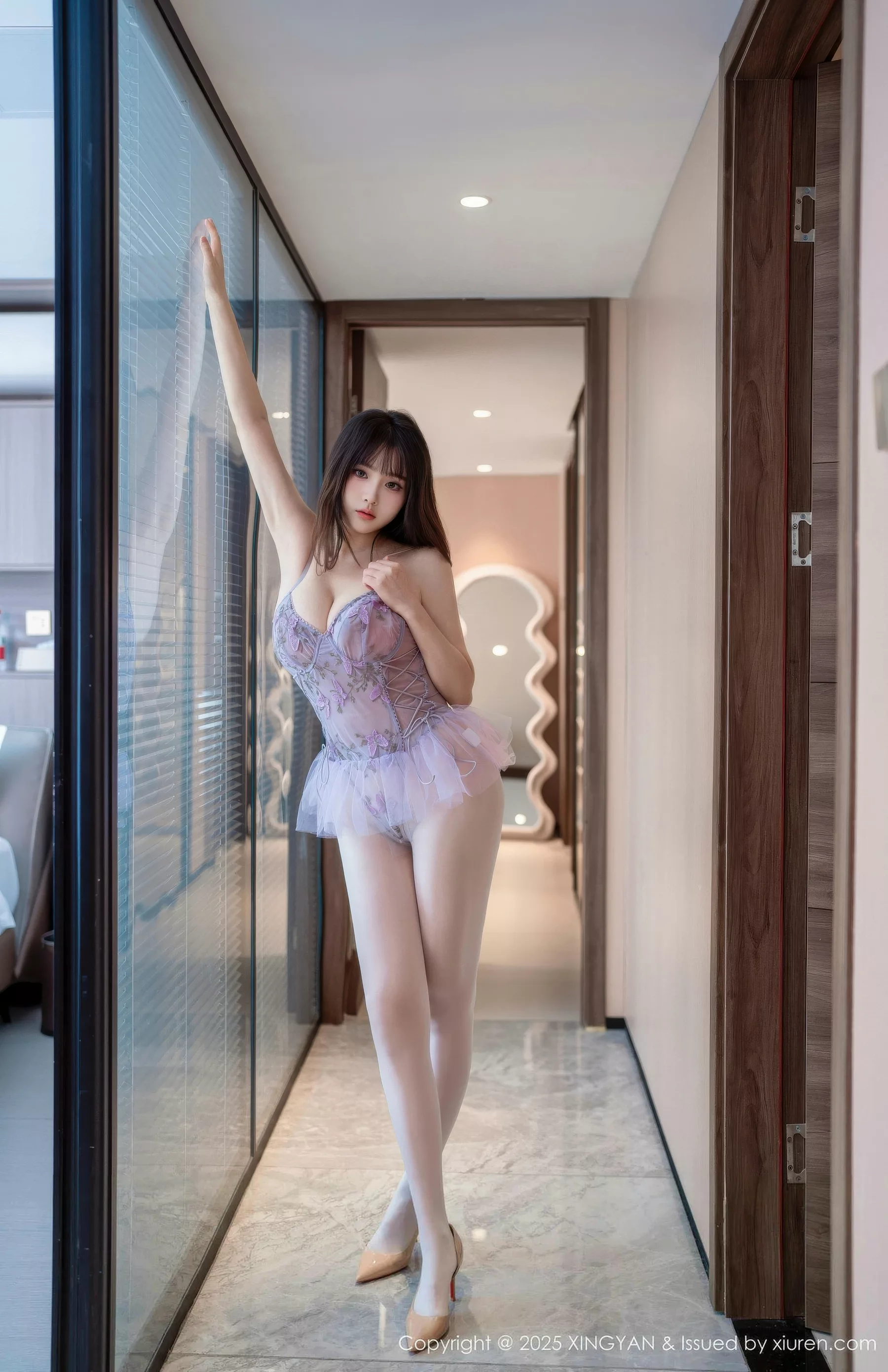 沈南汐RuRu性感紫色连衣短裙配白丝袜秀凹凸身材绝美写真 第 7 张