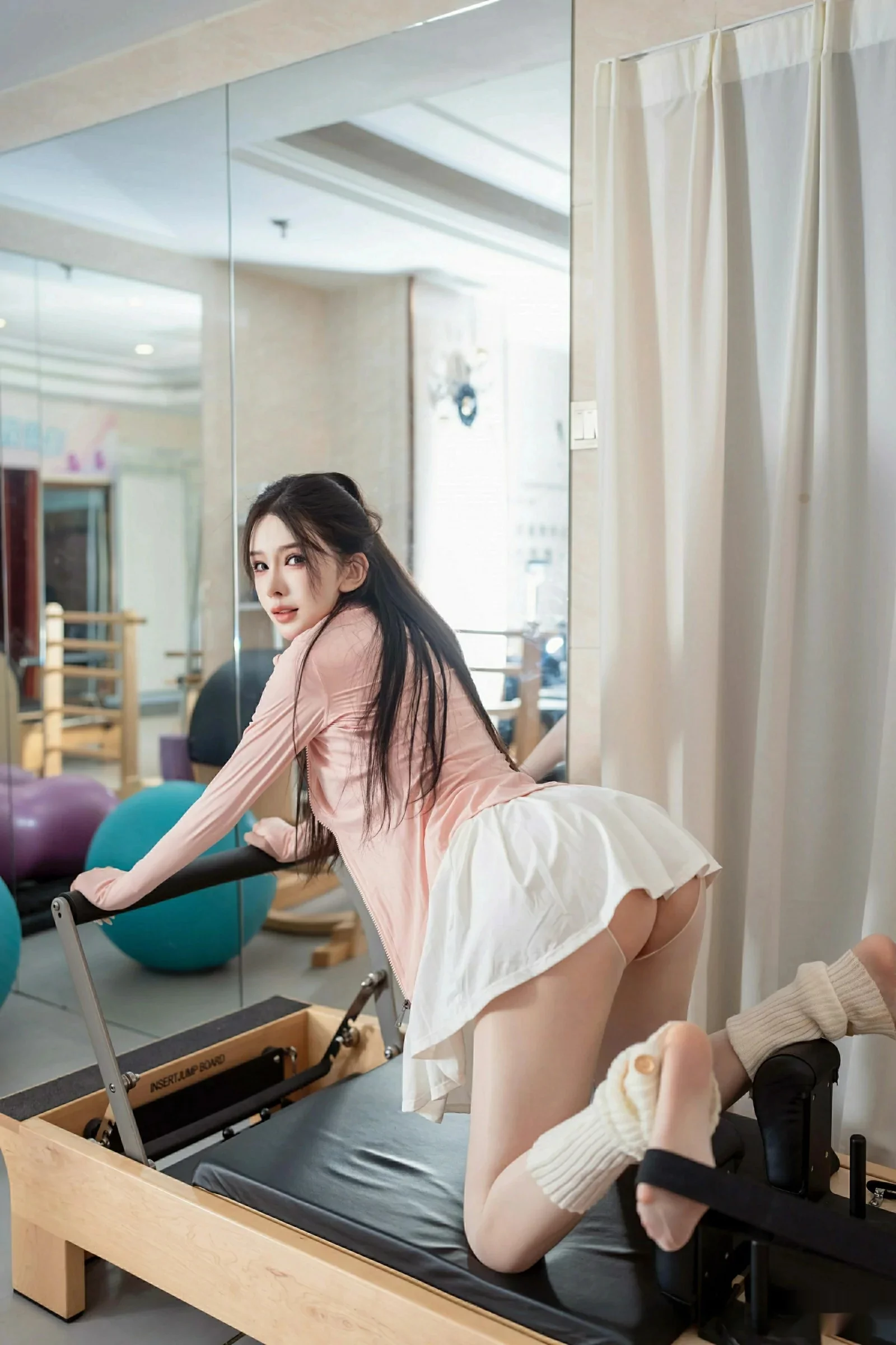 合集李丽莎健身房性感服饰秀丰满身材惹火绝美写真 第 4 张
