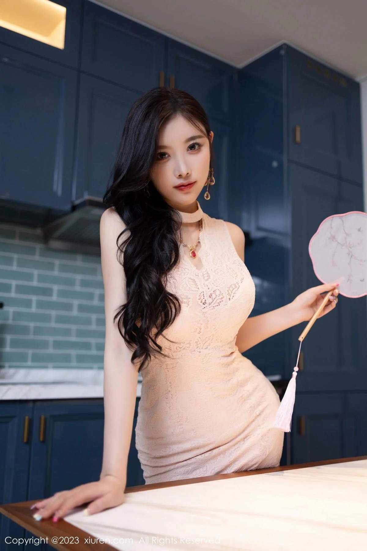 杨晨晨Yome粉色连衣短裙露蕾丝内衣配白丝吊袜绝美写真 第 5 张