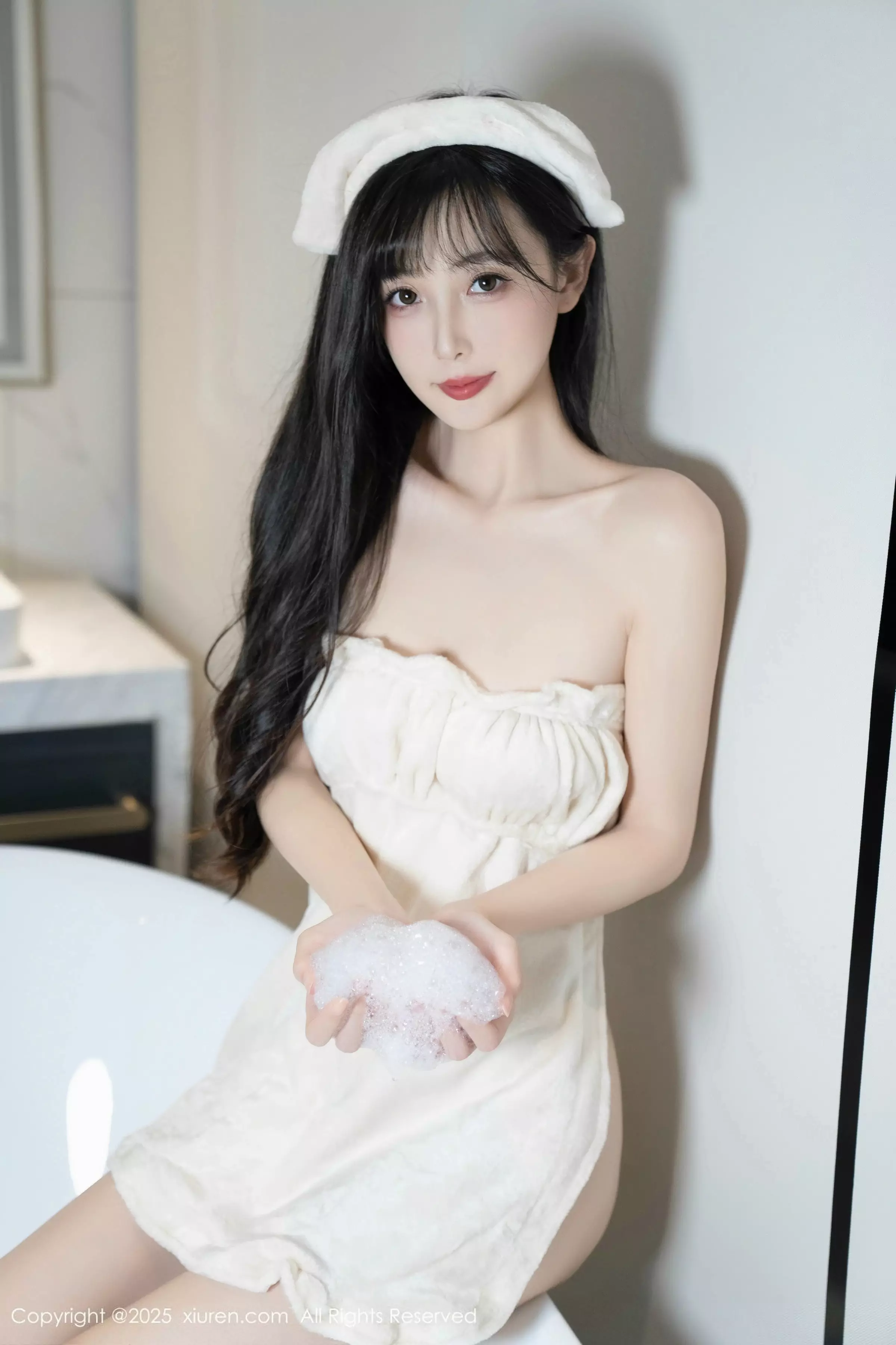 樱桃小阑子浴室场景性感白色浴袍配原色丝袜秀美腿绝美写真 第 100 张