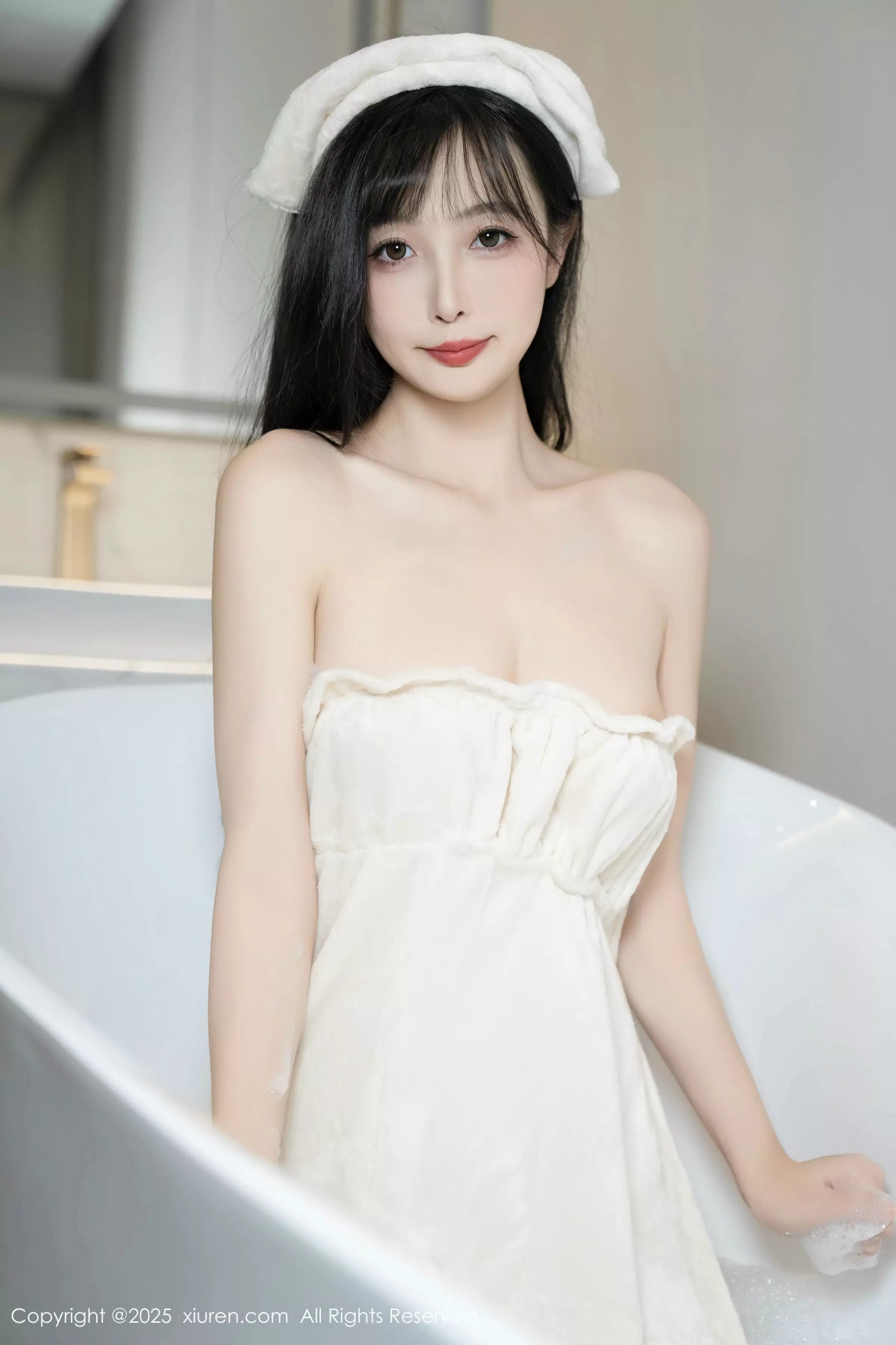 樱桃小阑子浴室场景性感白色浴袍配原色丝袜秀美腿绝美写真 第 105 张