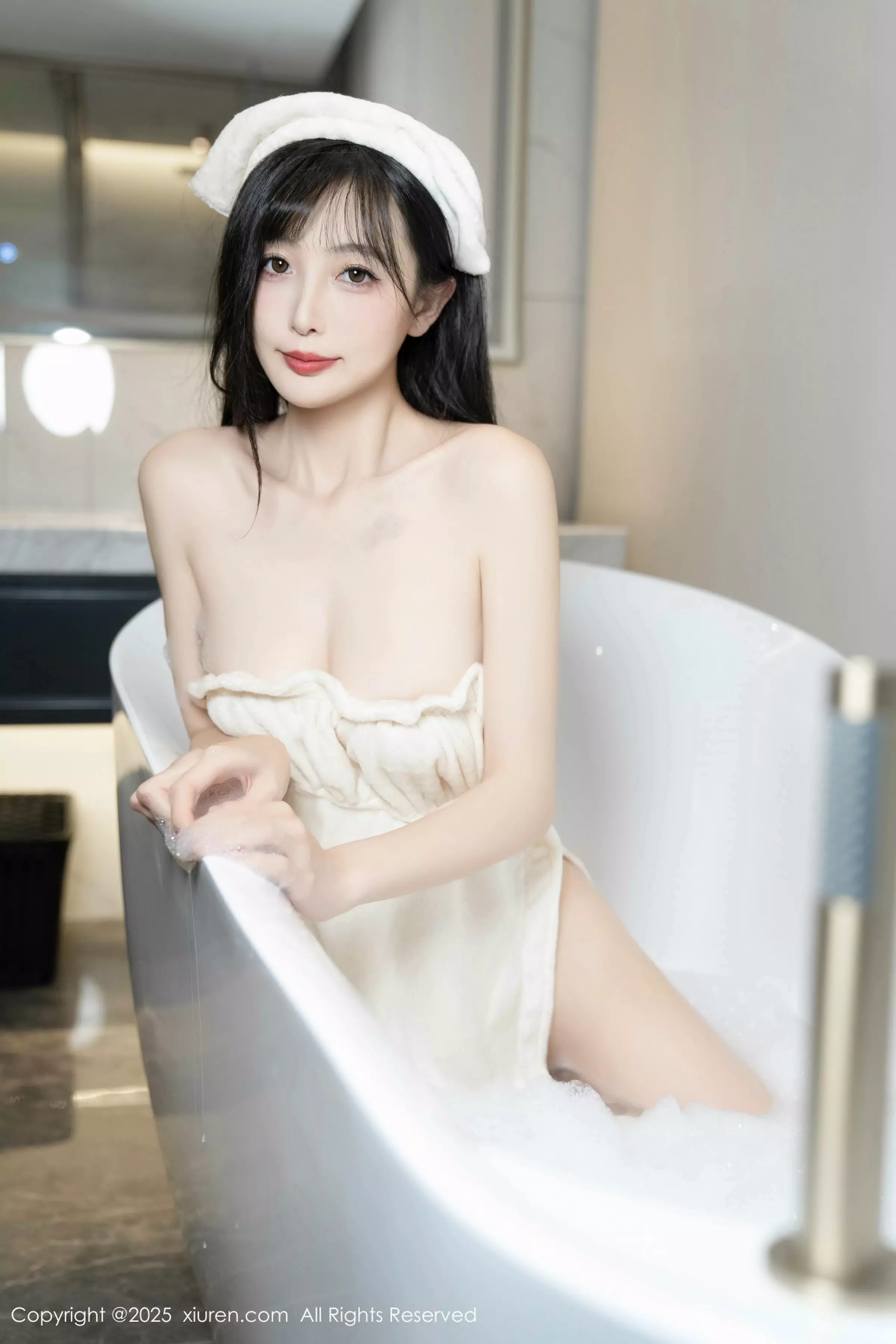 樱桃小阑子浴室场景性感白色浴袍配原色丝袜秀美腿绝美写真 第 107 张