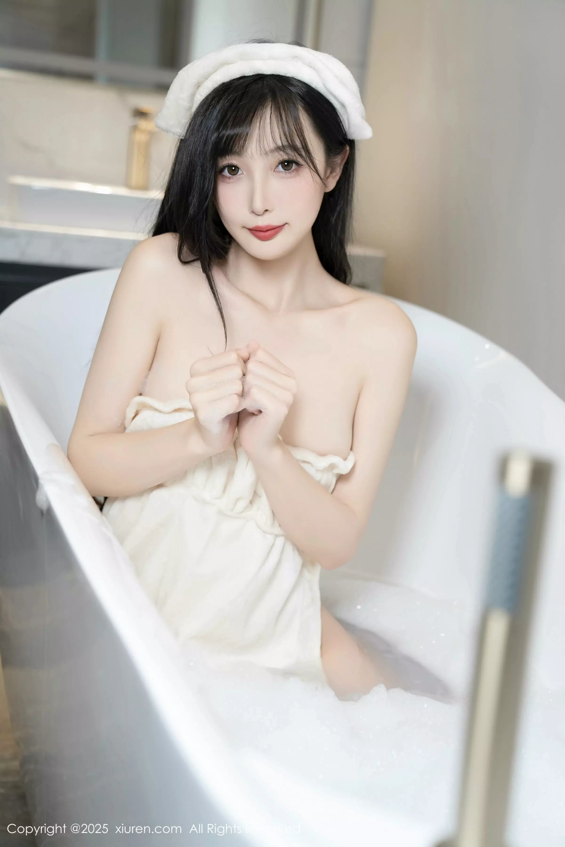 樱桃小阑子浴室场景性感白色浴袍配原色丝袜秀美腿绝美写真 第 114 张