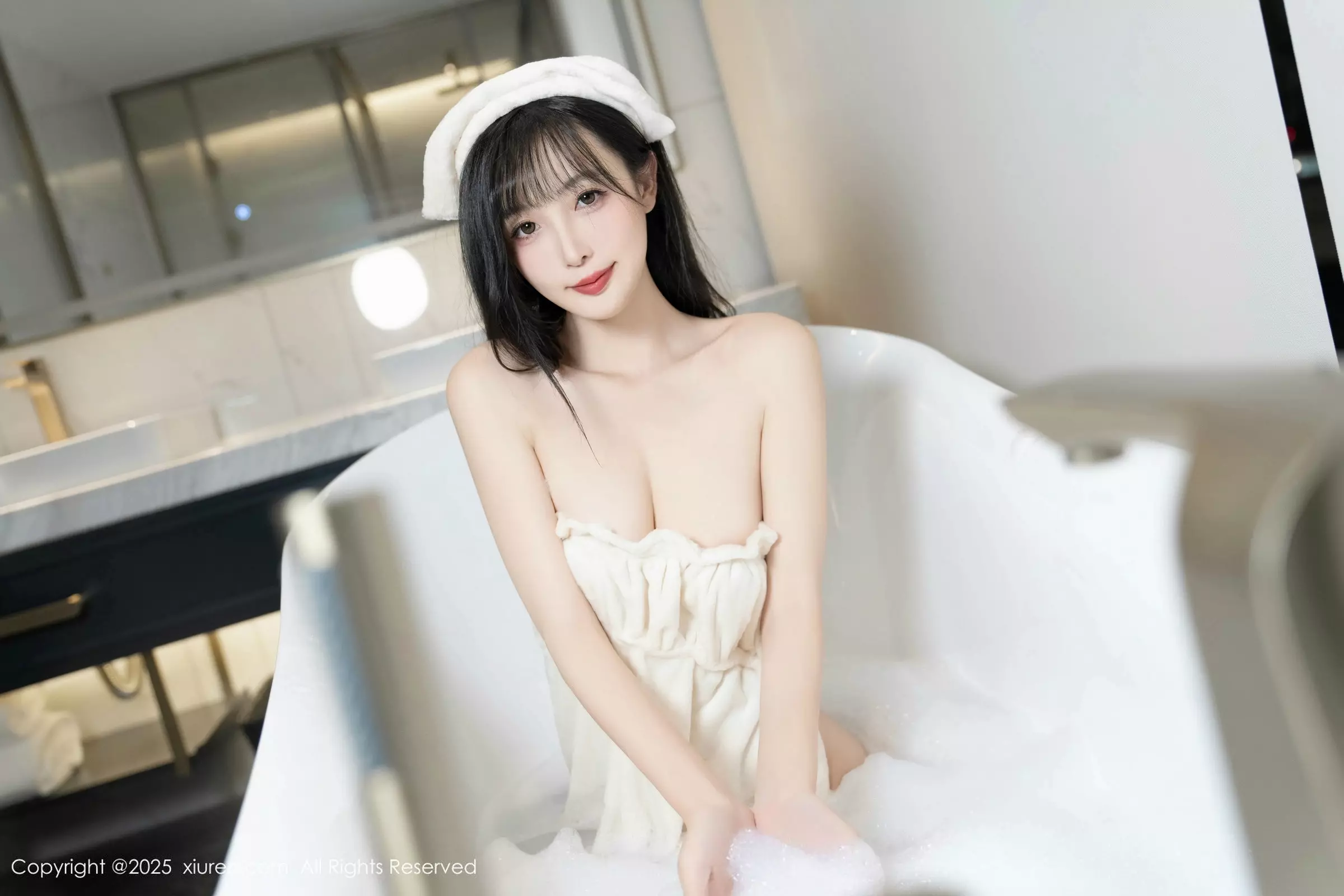 樱桃小阑子浴室场景性感白色浴袍配原色丝袜秀美腿绝美写真 第 116 张