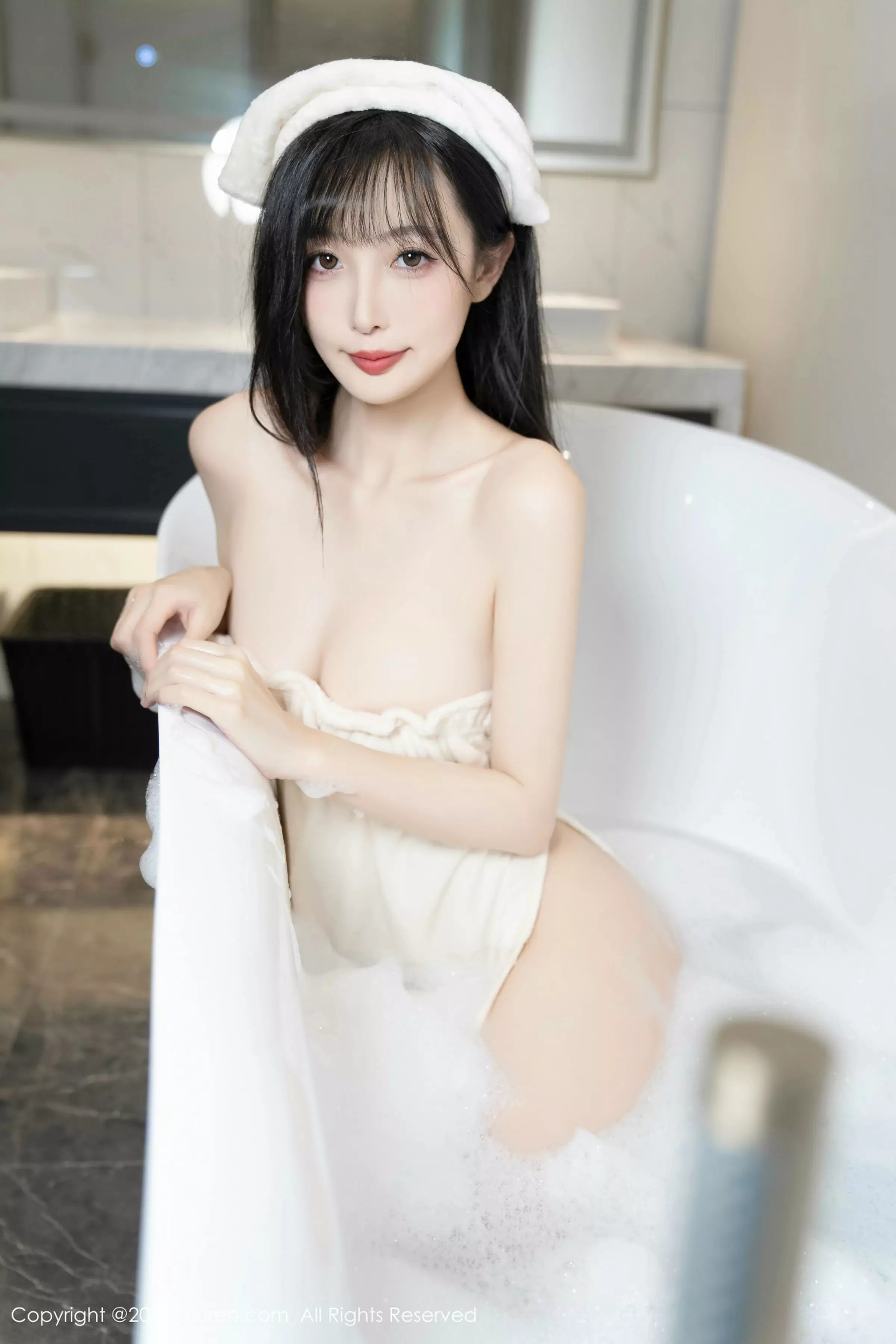 樱桃小阑子浴室场景性感白色浴袍配原色丝袜秀美腿绝美写真 第 122 张