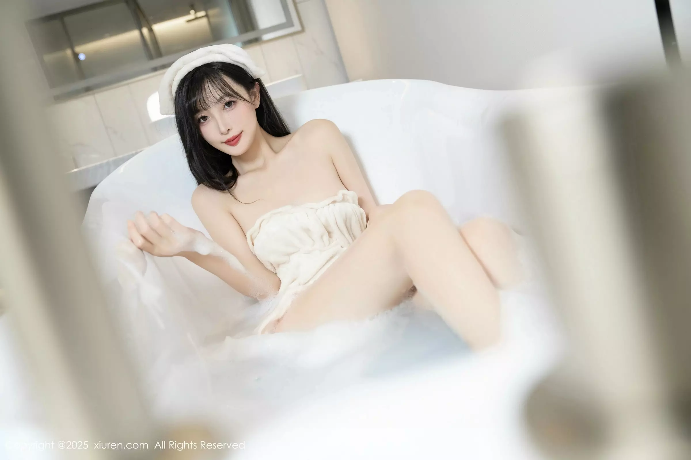 樱桃小阑子浴室场景性感白色浴袍配原色丝袜秀美腿绝美写真 第 127 张