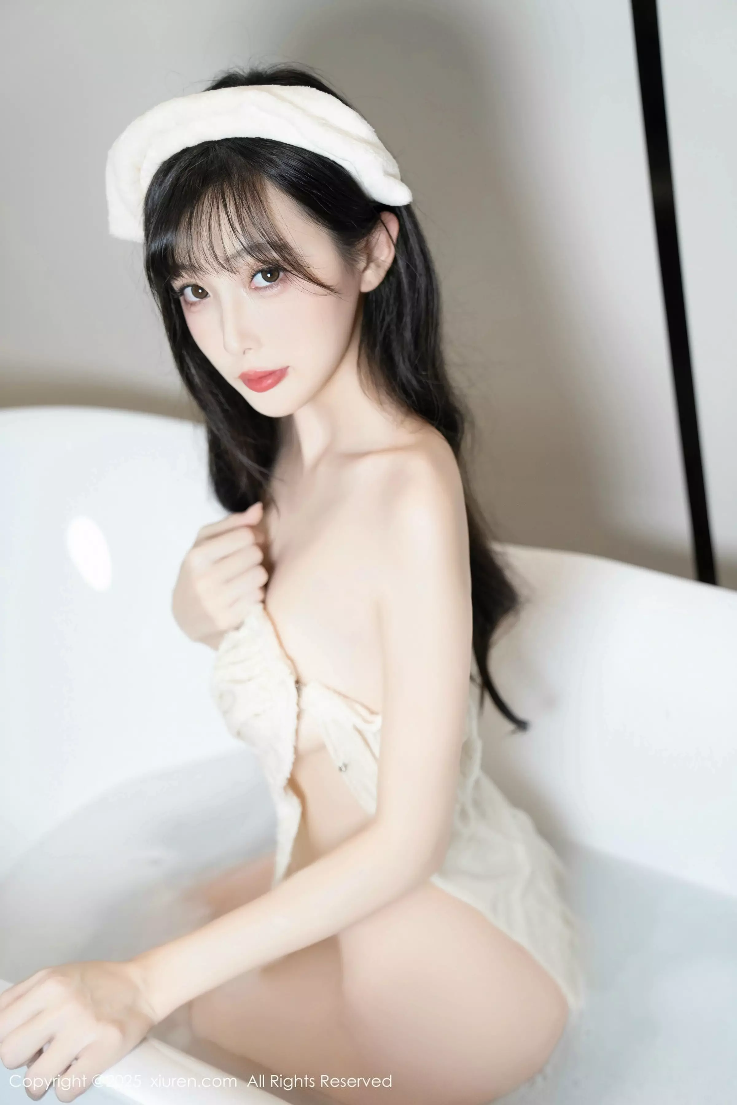 樱桃小阑子浴室场景性感白色浴袍配原色丝袜秀美腿绝美写真 第 167 张