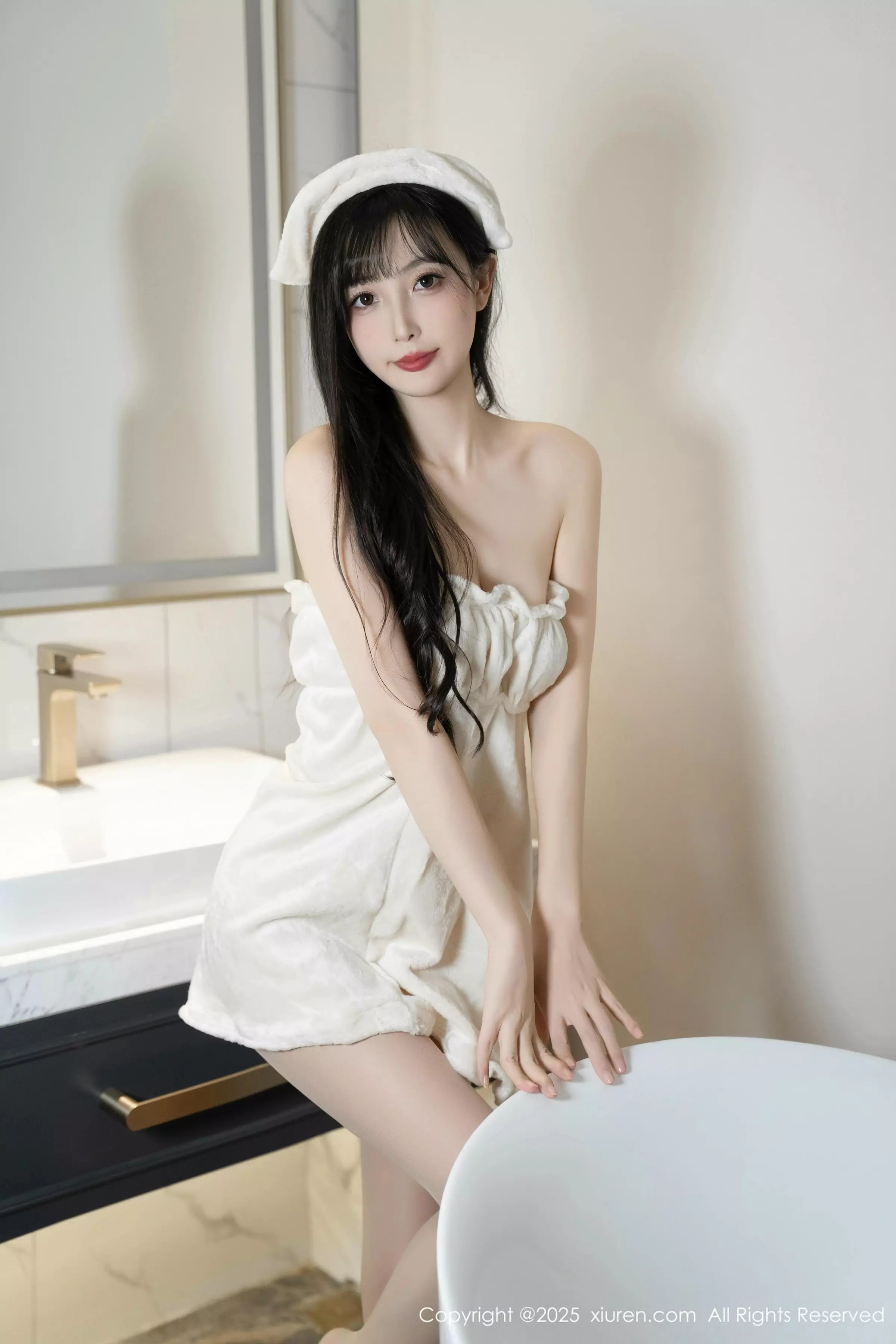 樱桃小阑子浴室场景性感白色浴袍配原色丝袜秀美腿绝美写真 第 20 张