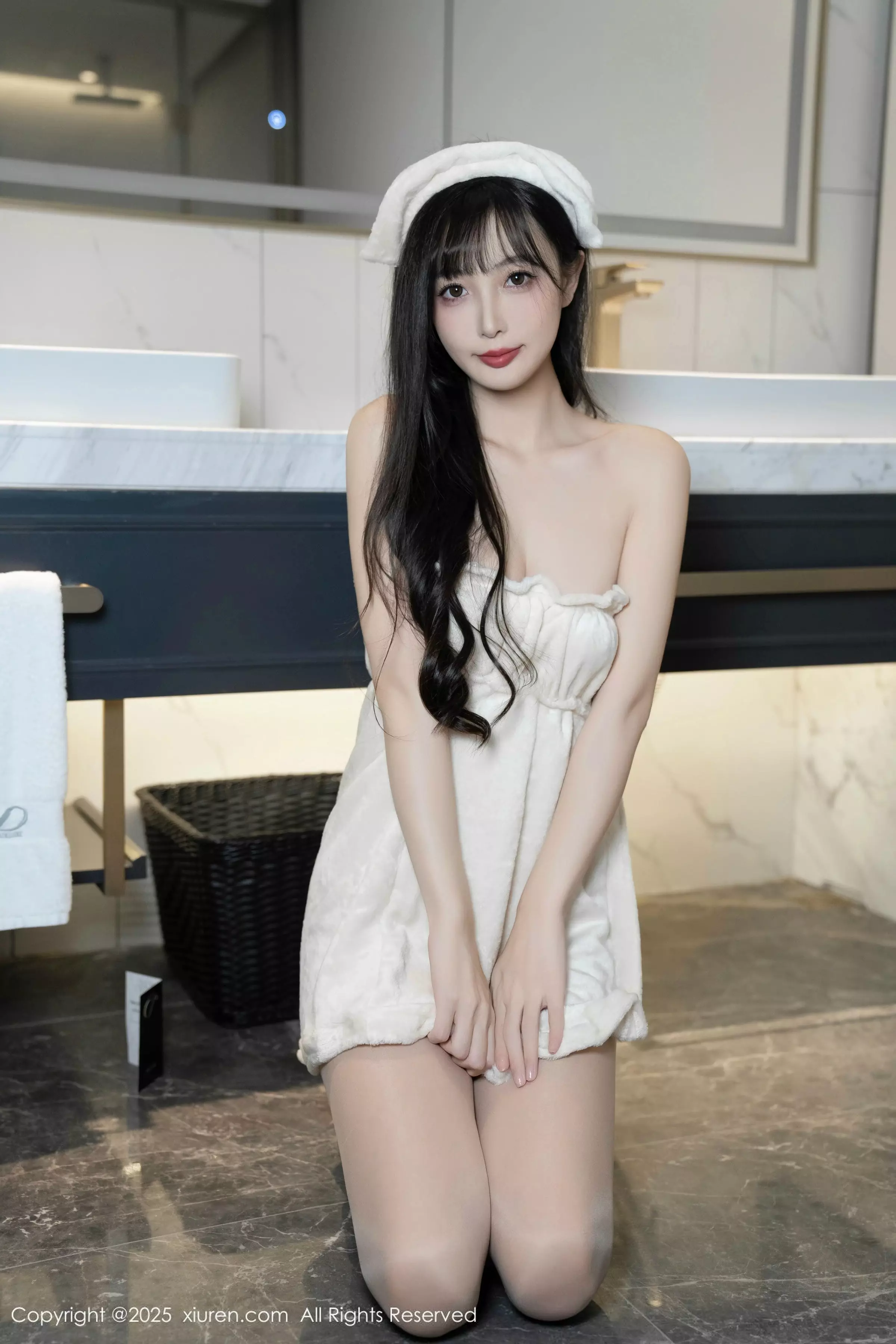 樱桃小阑子浴室场景性感白色浴袍配原色丝袜秀美腿绝美写真 第 29 张