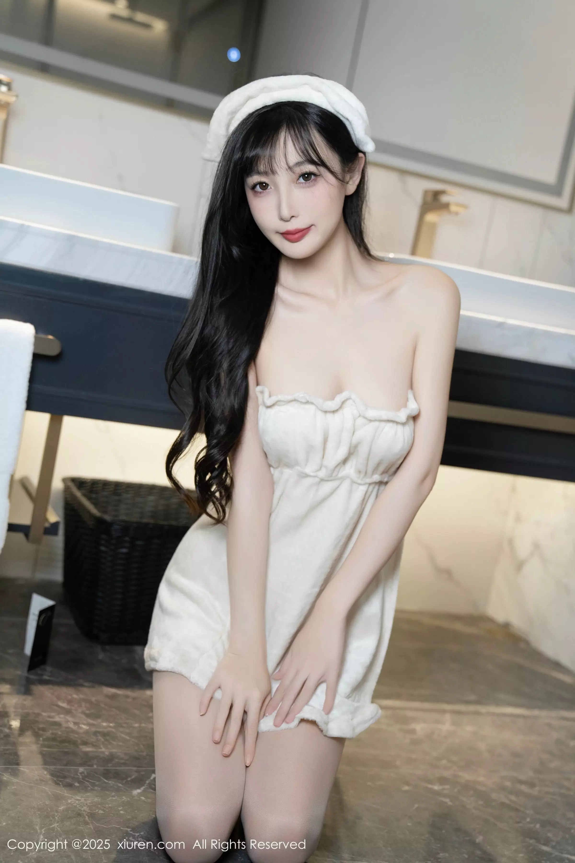 樱桃小阑子浴室场景性感白色浴袍配原色丝袜秀美腿绝美写真 第 38 张