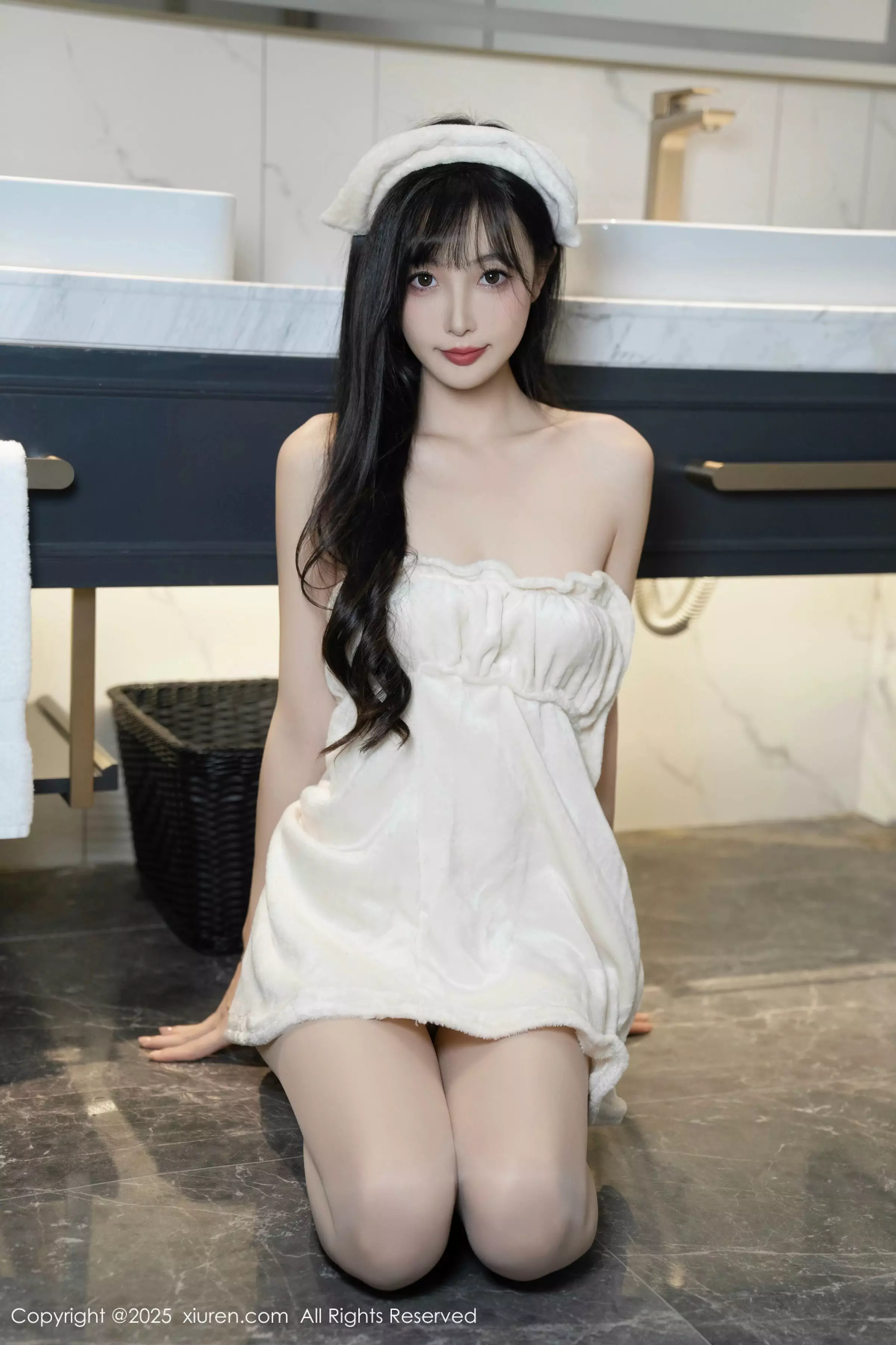 樱桃小阑子浴室场景性感白色浴袍配原色丝袜秀美腿绝美写真 第 40 张