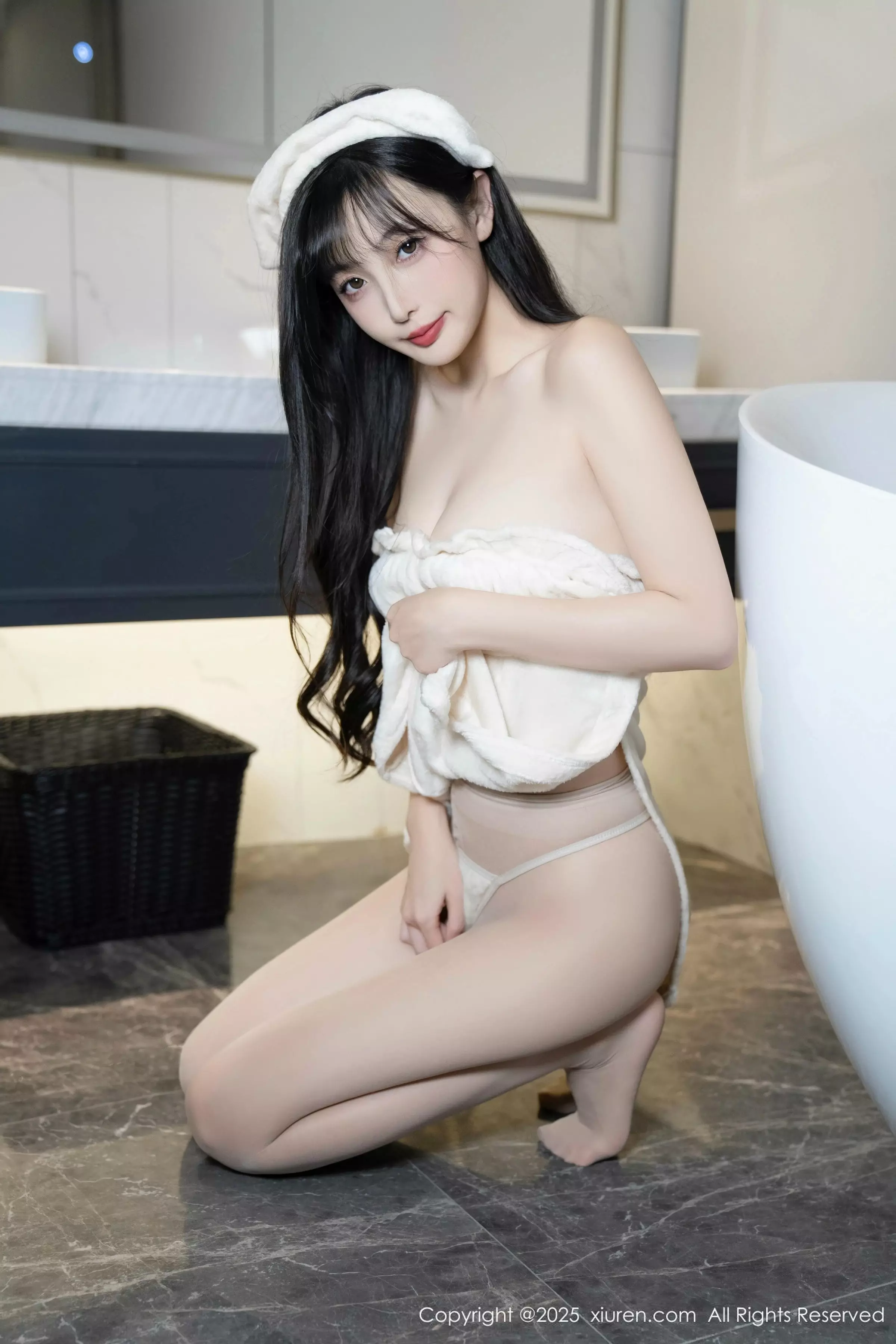 樱桃小阑子浴室场景性感白色浴袍配原色丝袜秀美腿绝美写真 第 48 张