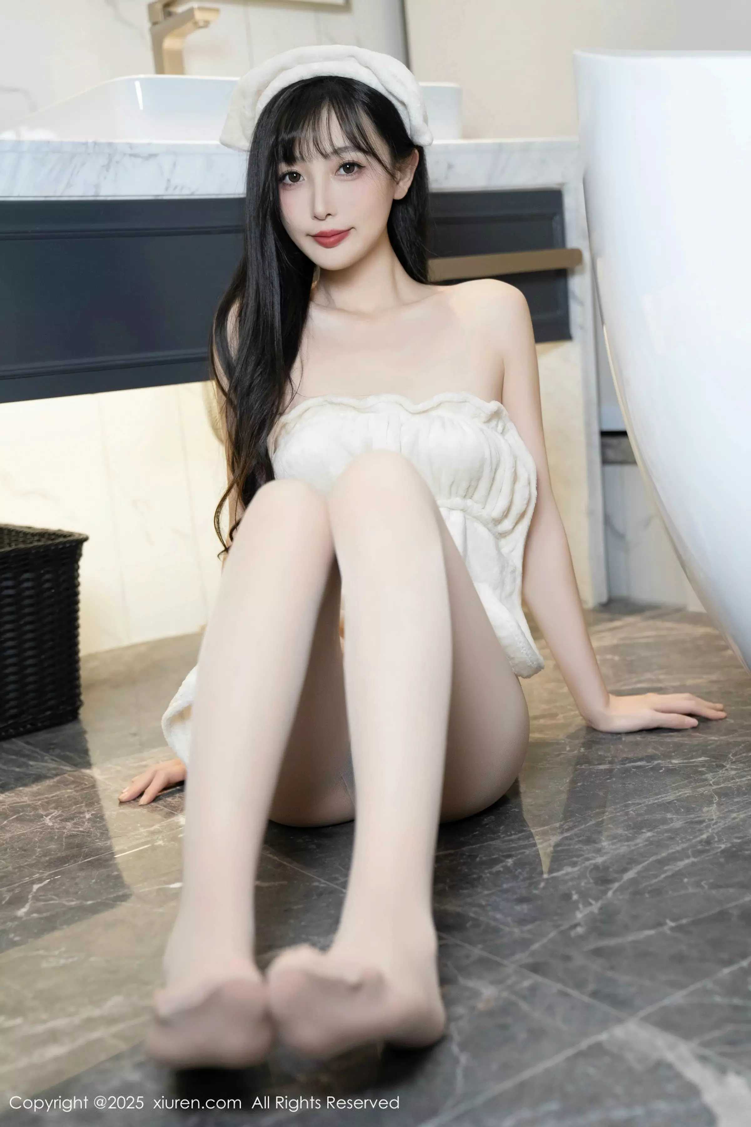 樱桃小阑子浴室场景性感白色浴袍配原色丝袜秀美腿绝美写真 第 59 张