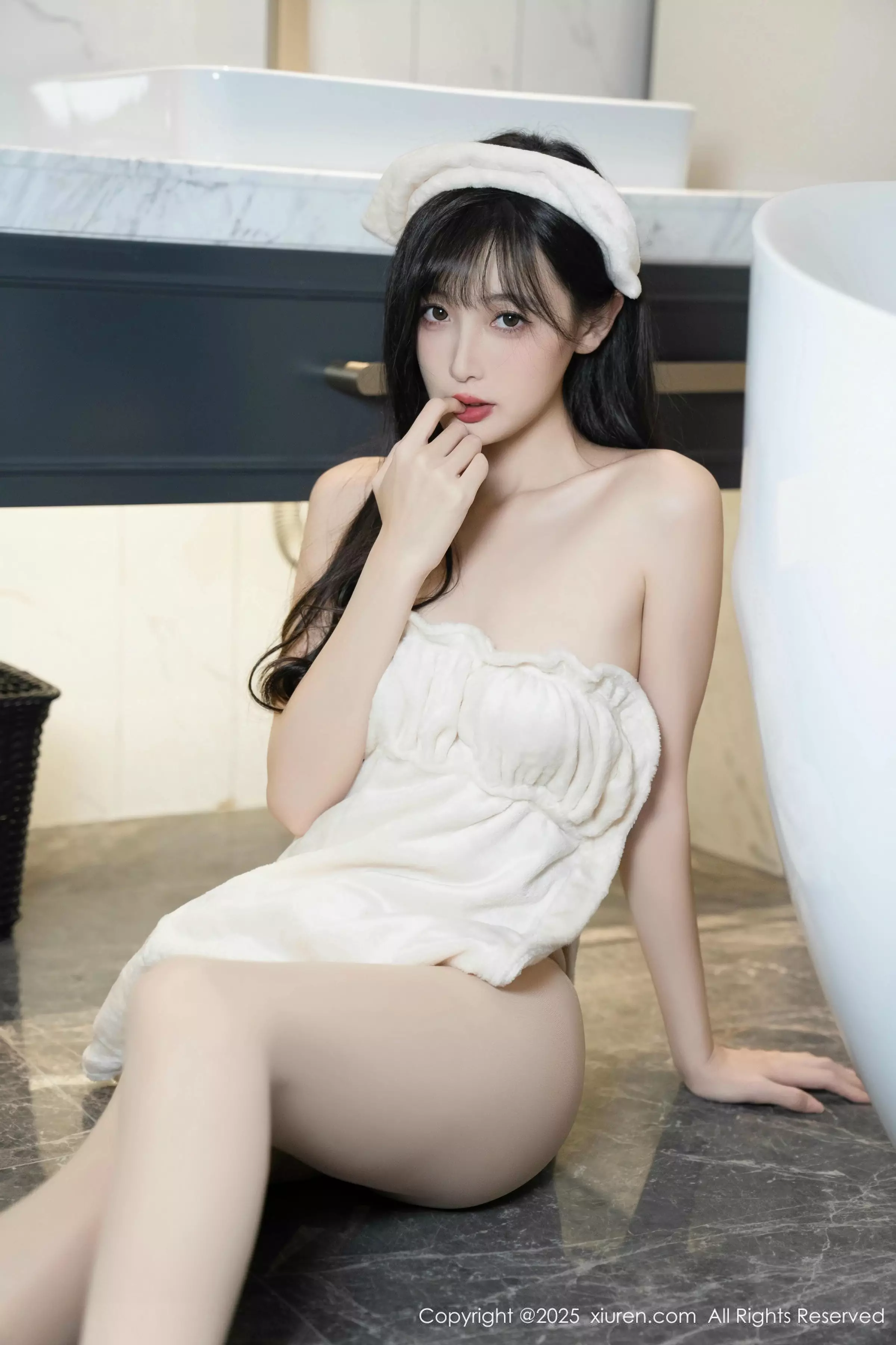 樱桃小阑子浴室场景性感白色浴袍配原色丝袜秀美腿绝美写真 第 80 张