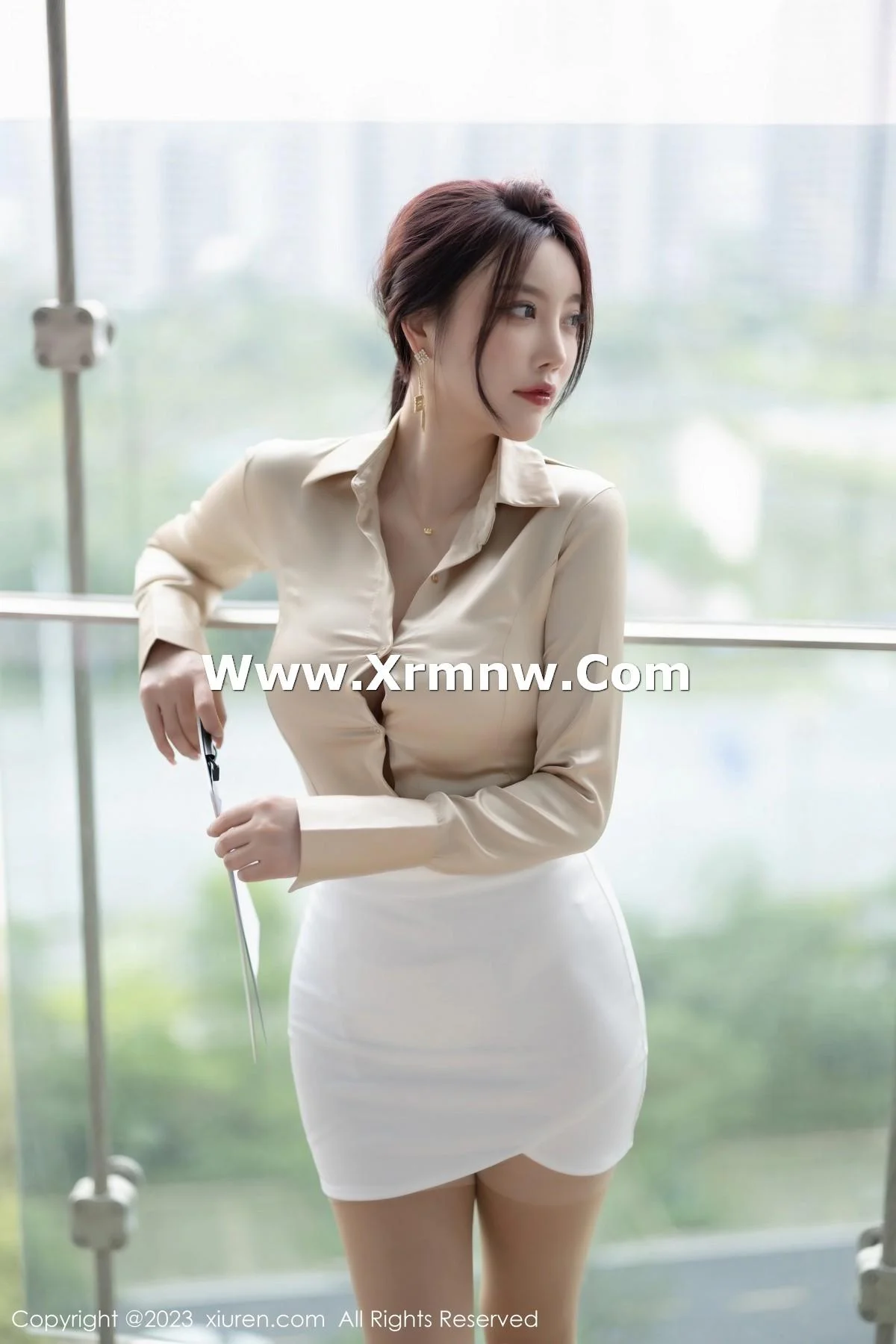 杨晨晨Yome脱职业装露性感白色蕾丝情趣内衣完美绝美写真 第 10 张
